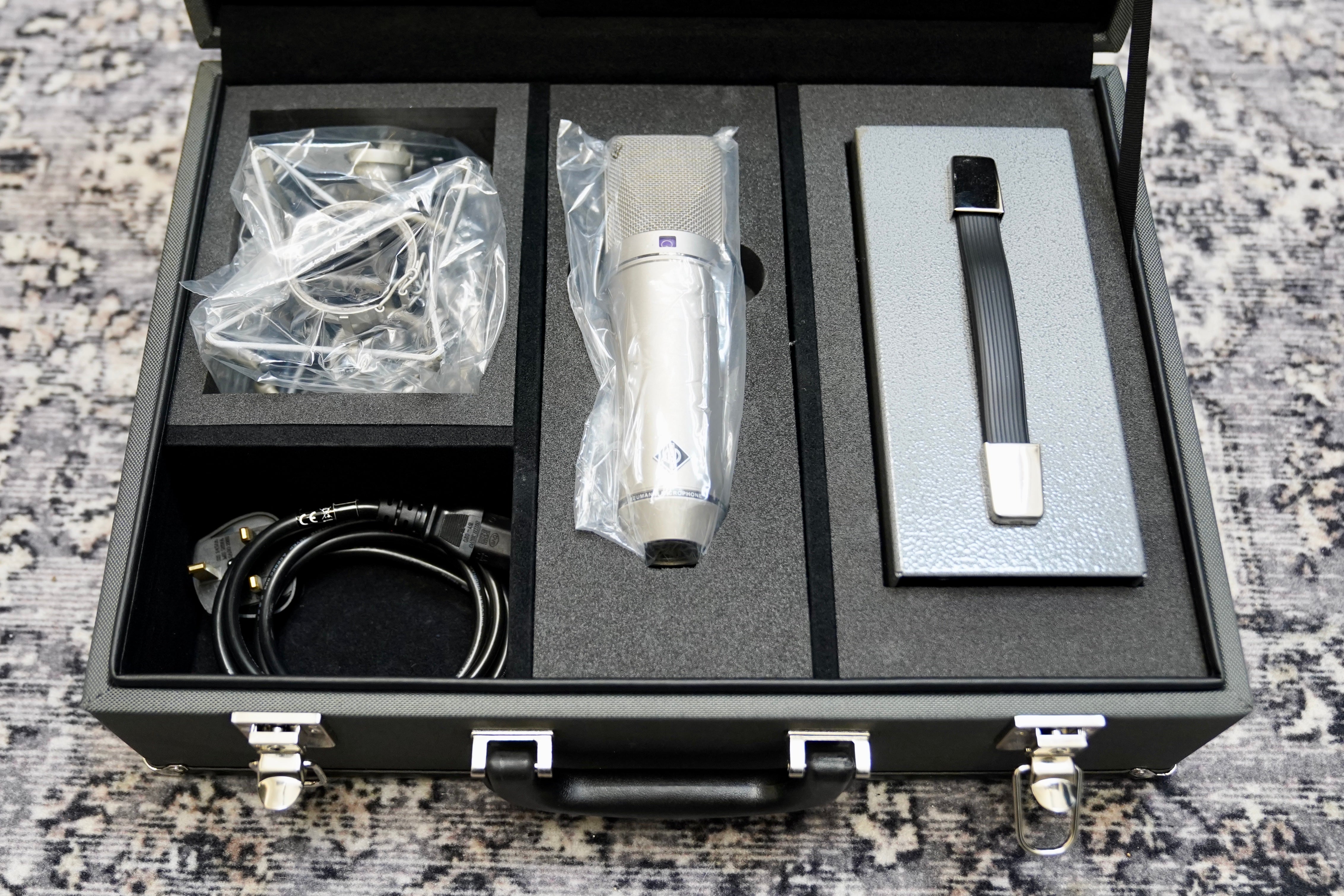 Neumann U67 (Re-Issue)