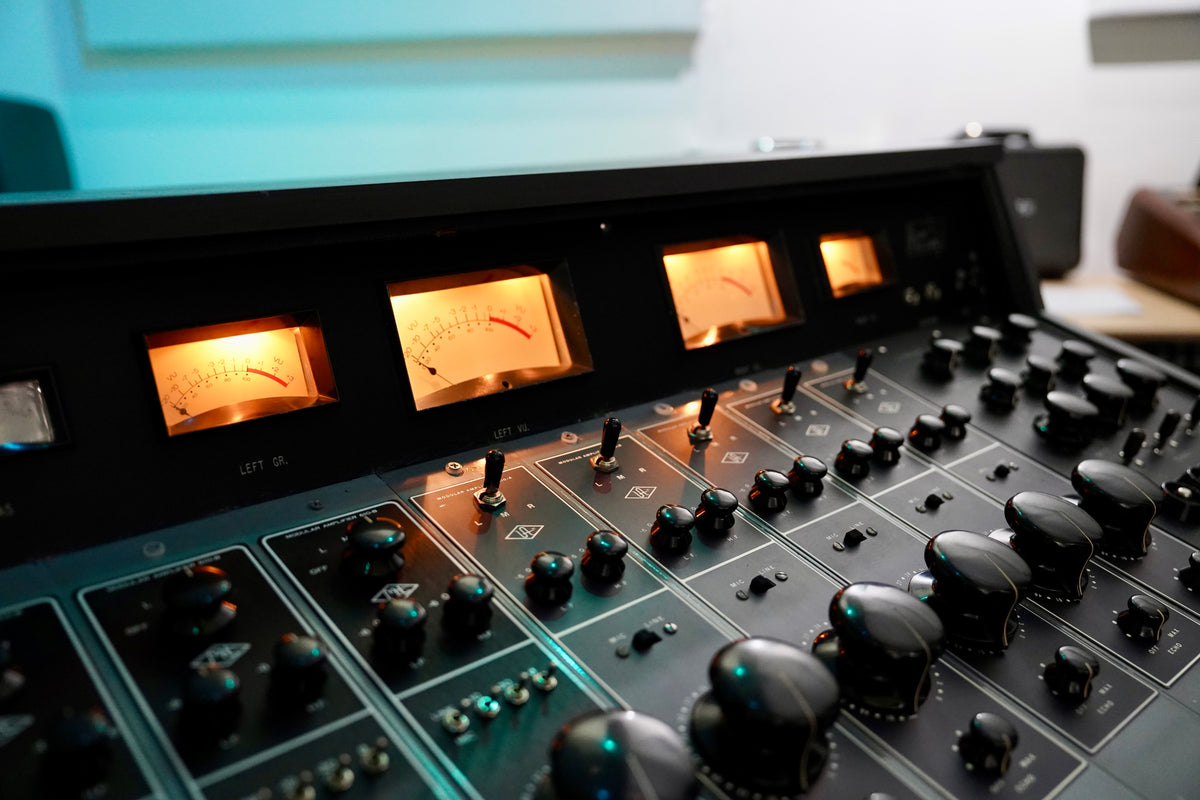 Universal Audio 610 Custom Console
