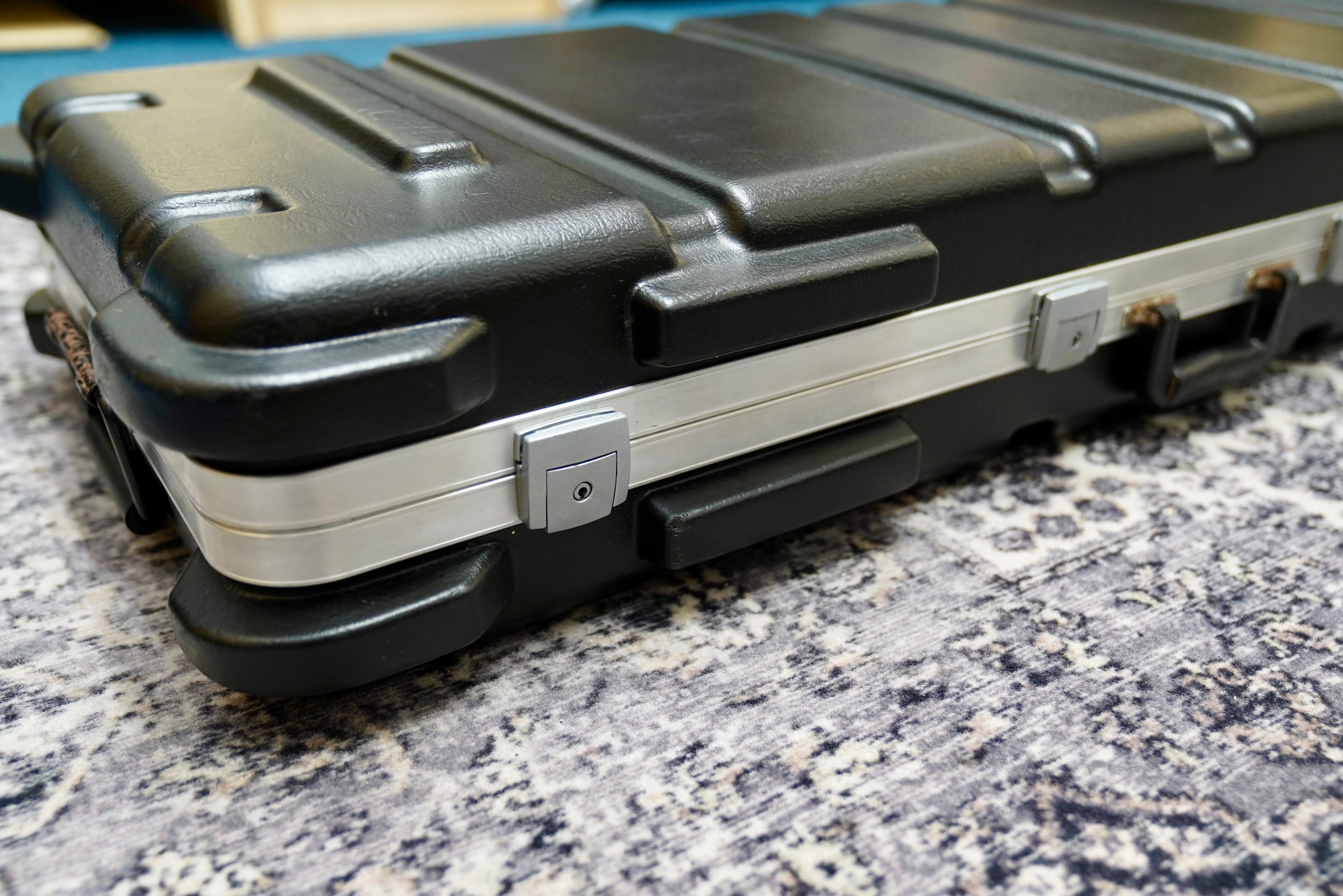 SKB Keyboard Case with Wheels and Foam Inserts