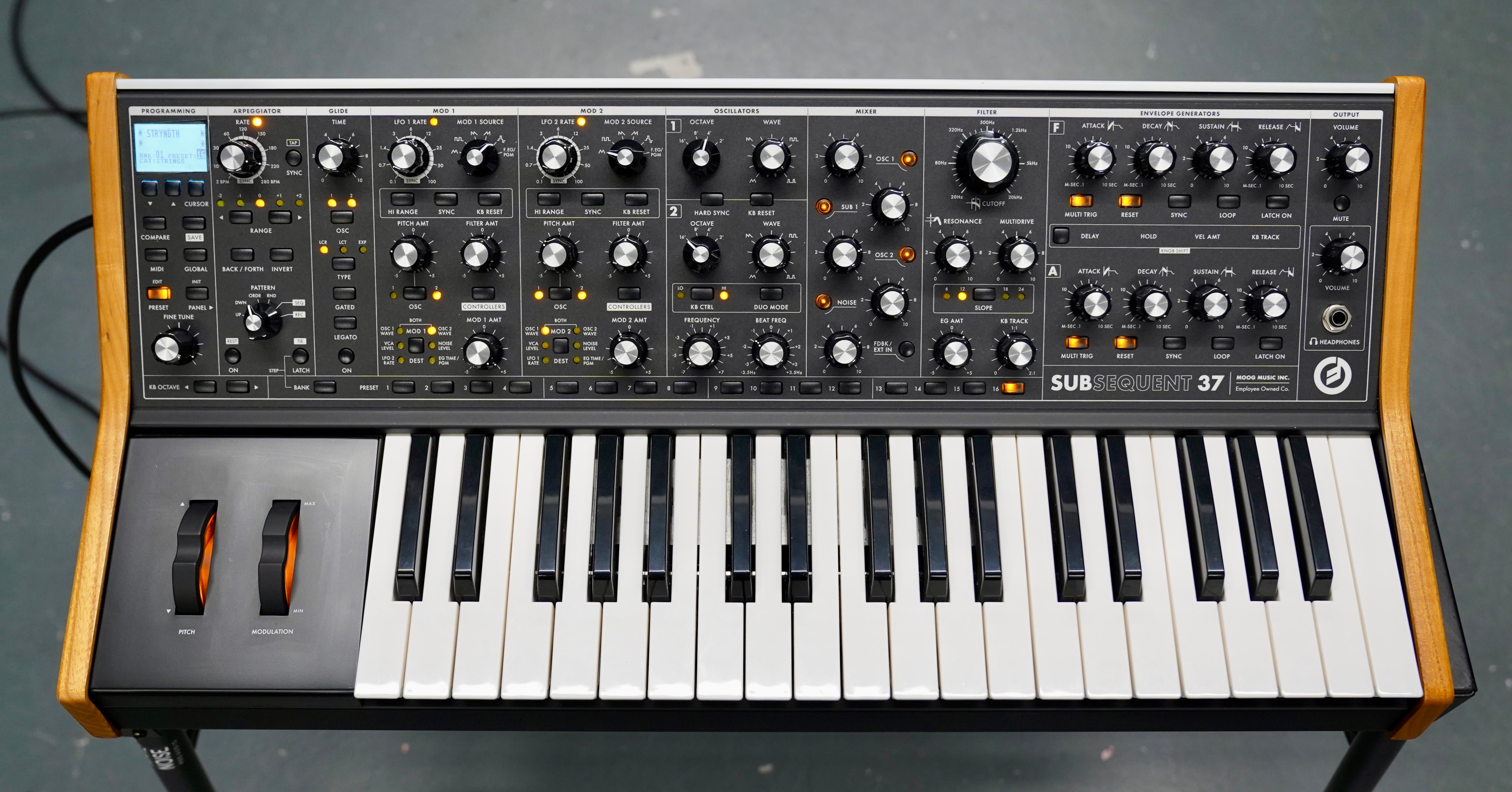 Moog Subsequent 37