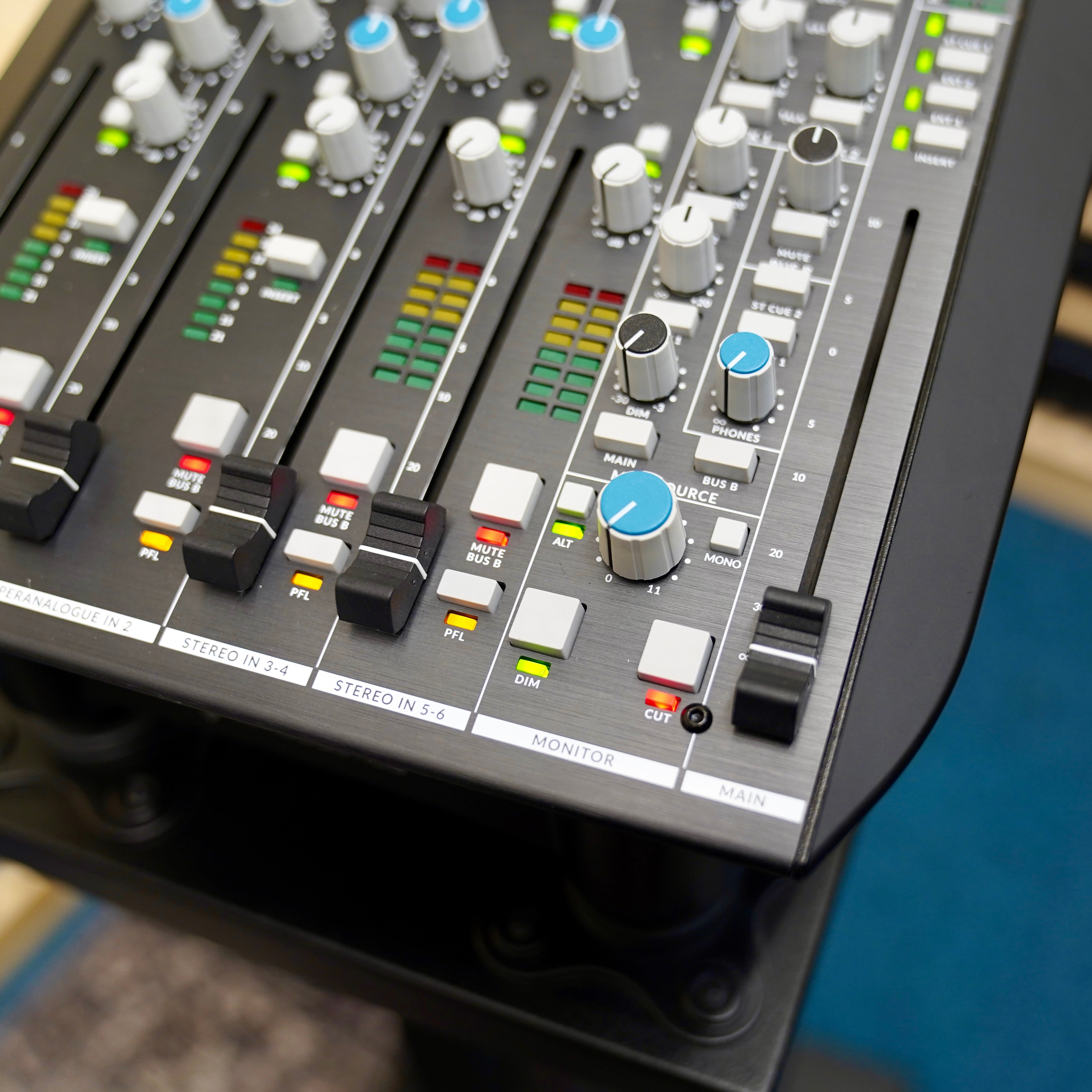 Solid State Logic SiX