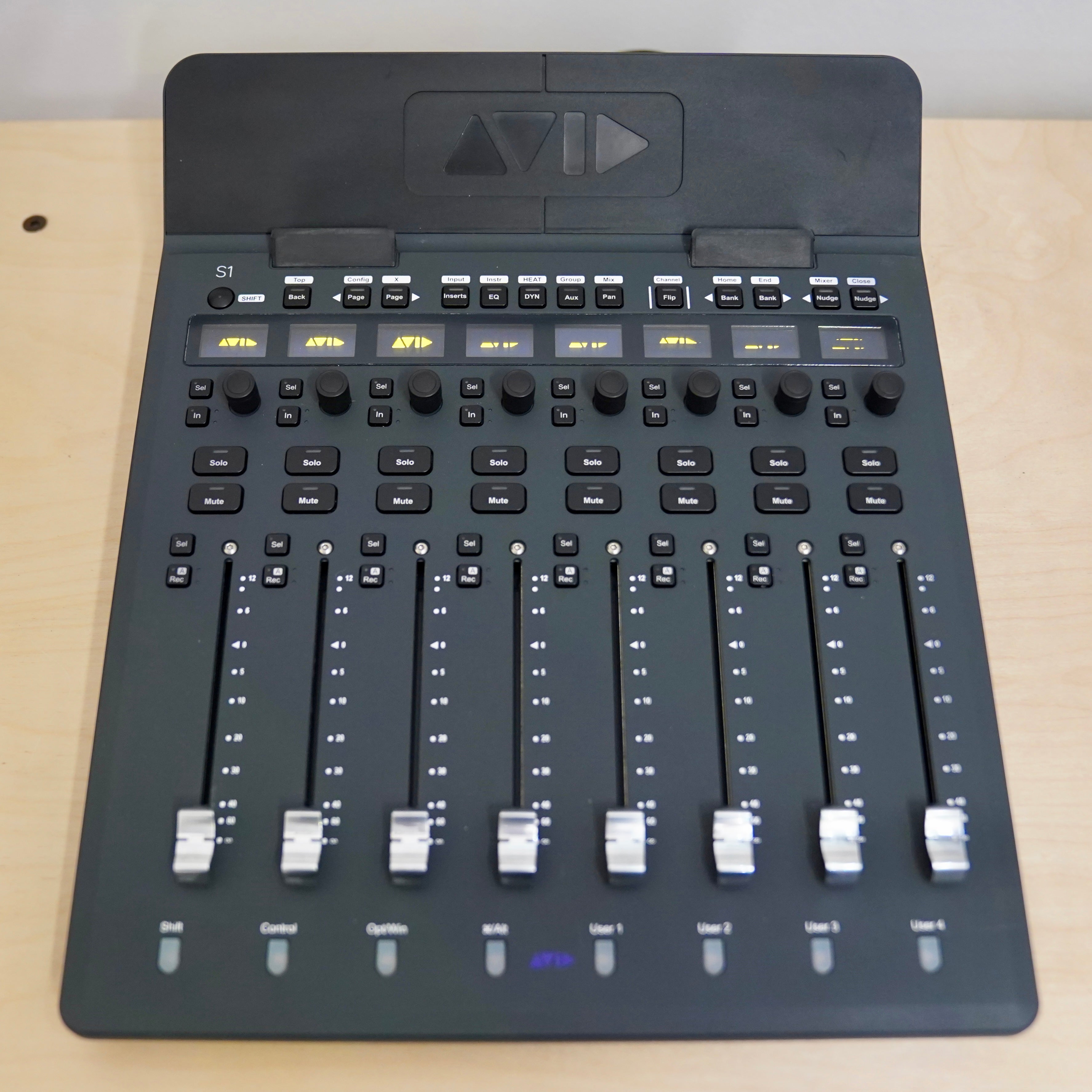 Avid S1 Controller