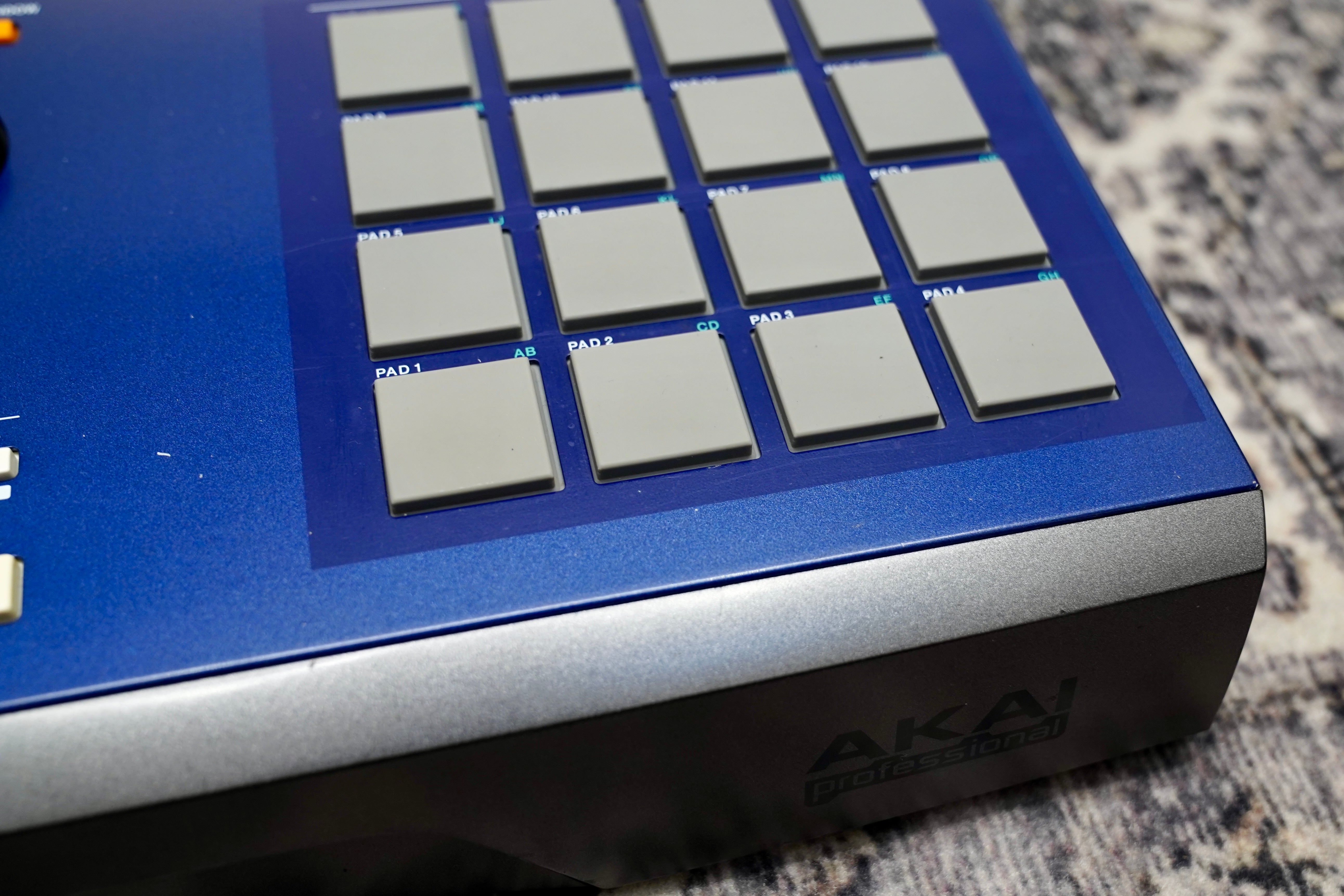 AKAI MPC2000XL