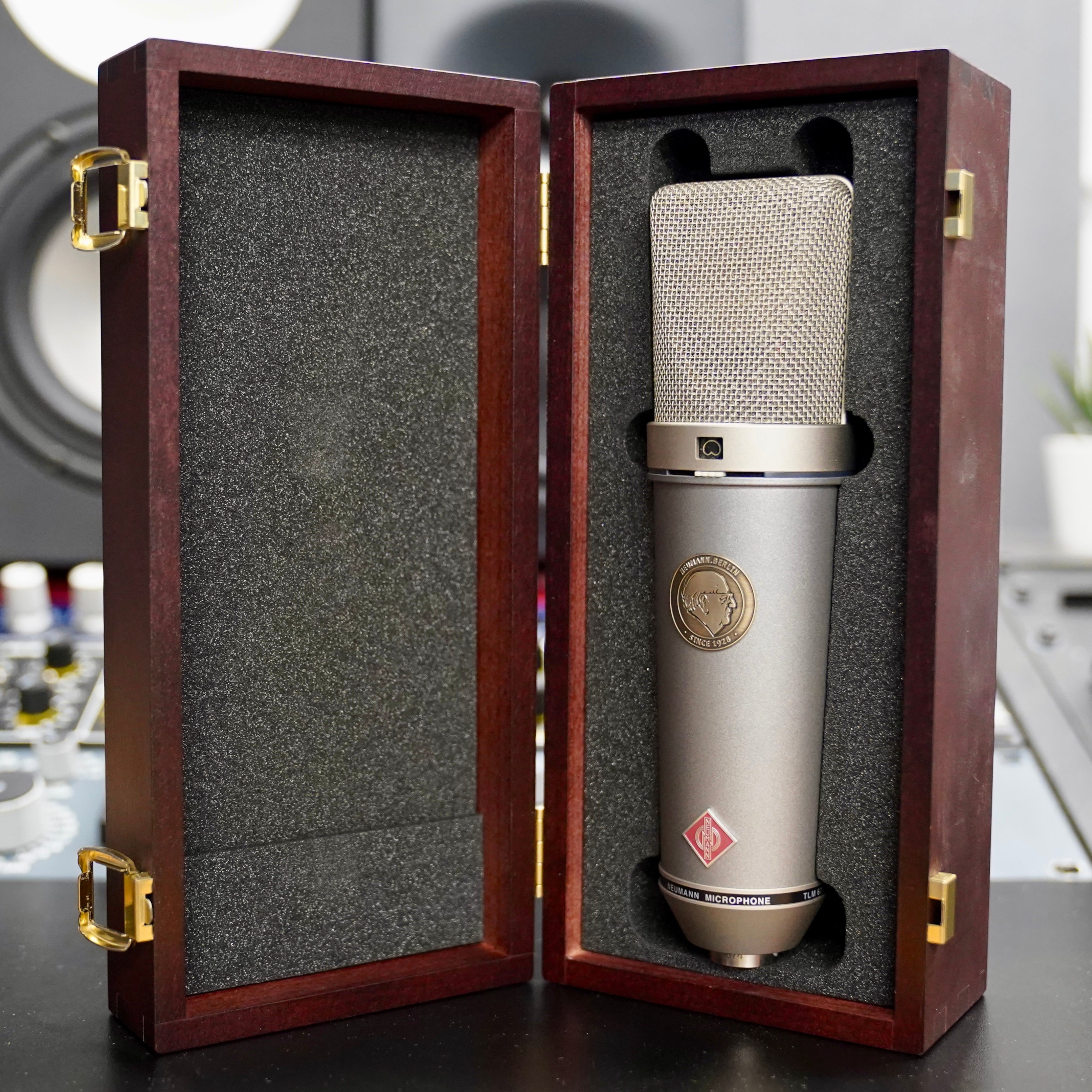 Neumann TLM 67