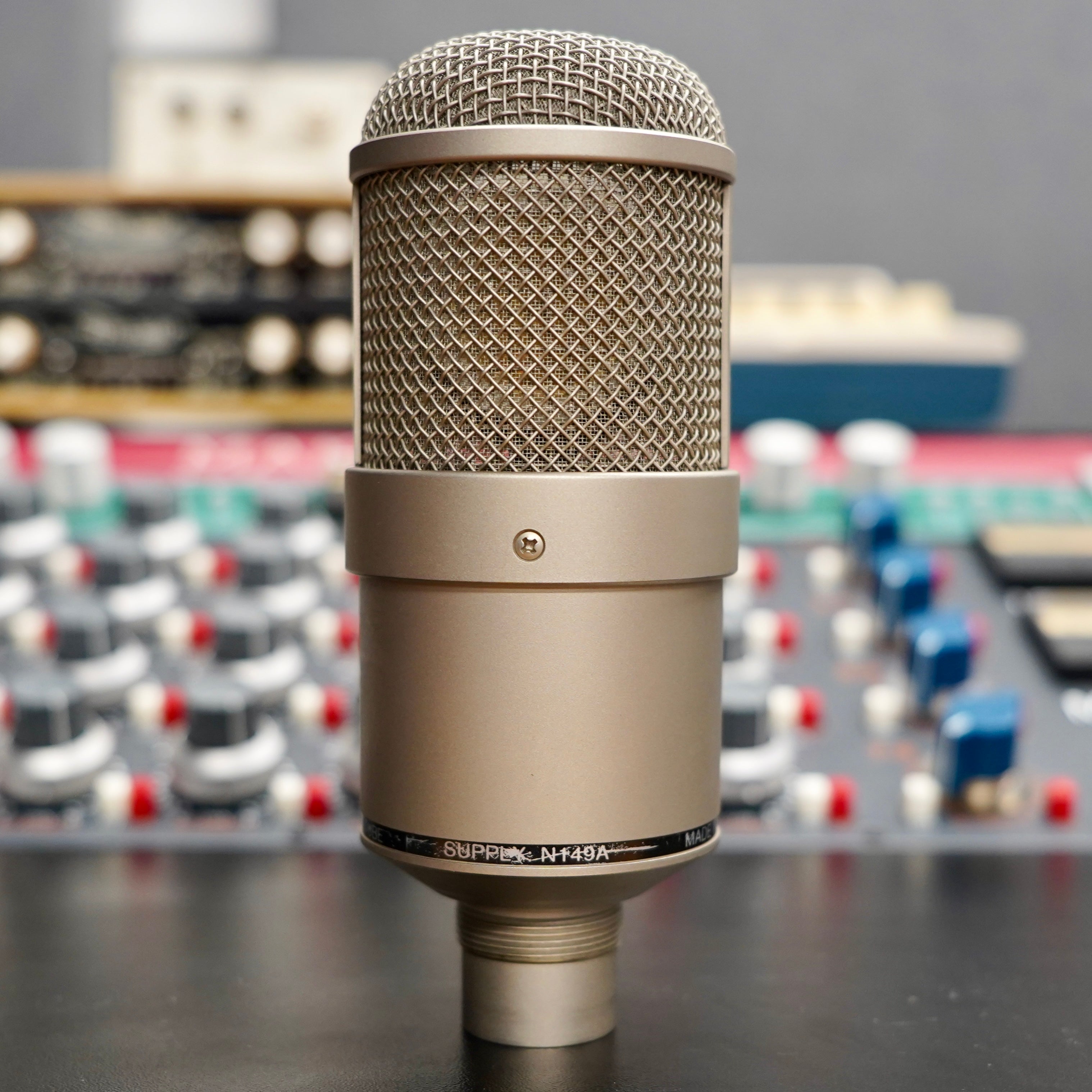 Neumann M147