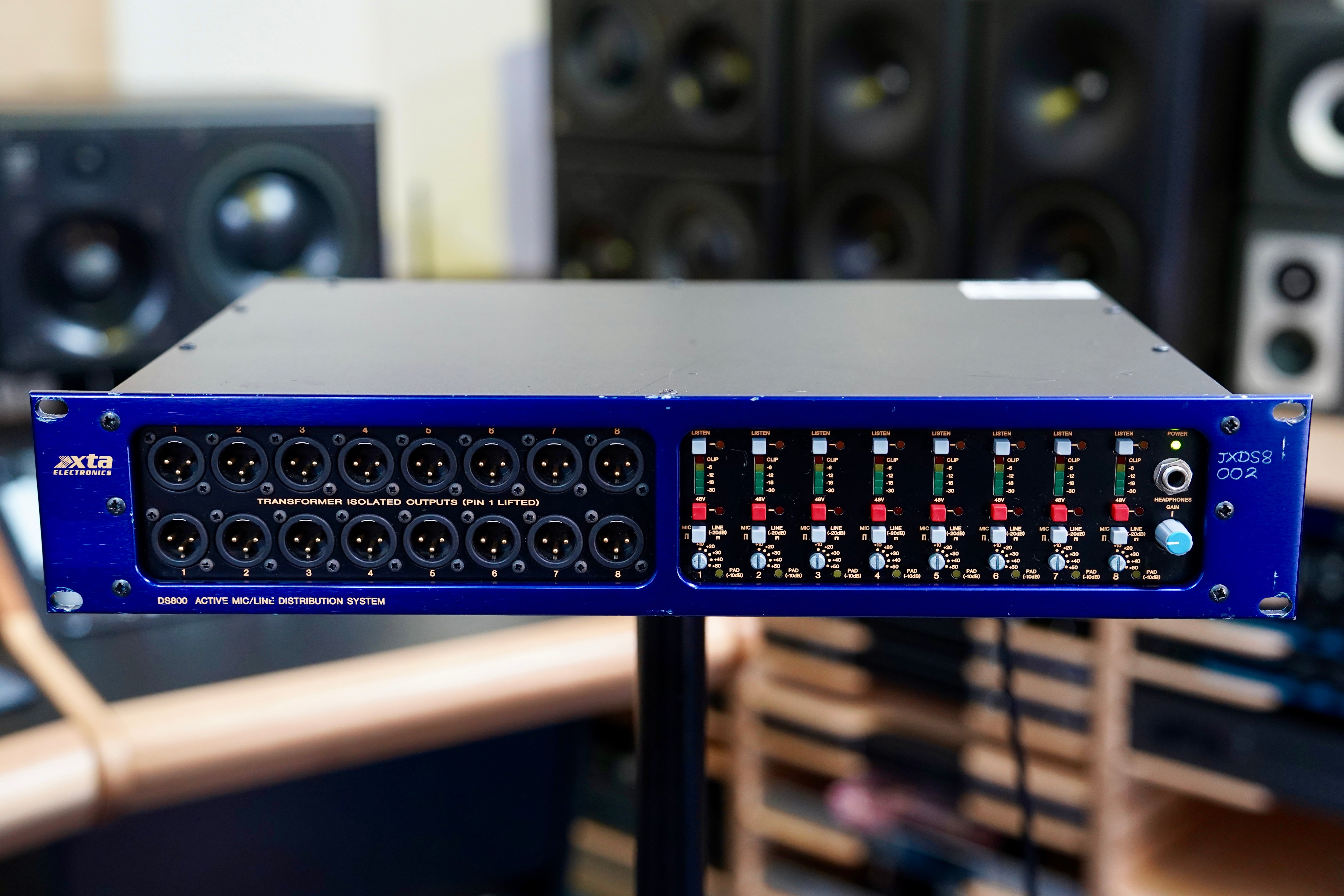 XTA DS800 Mic/Line Distributor