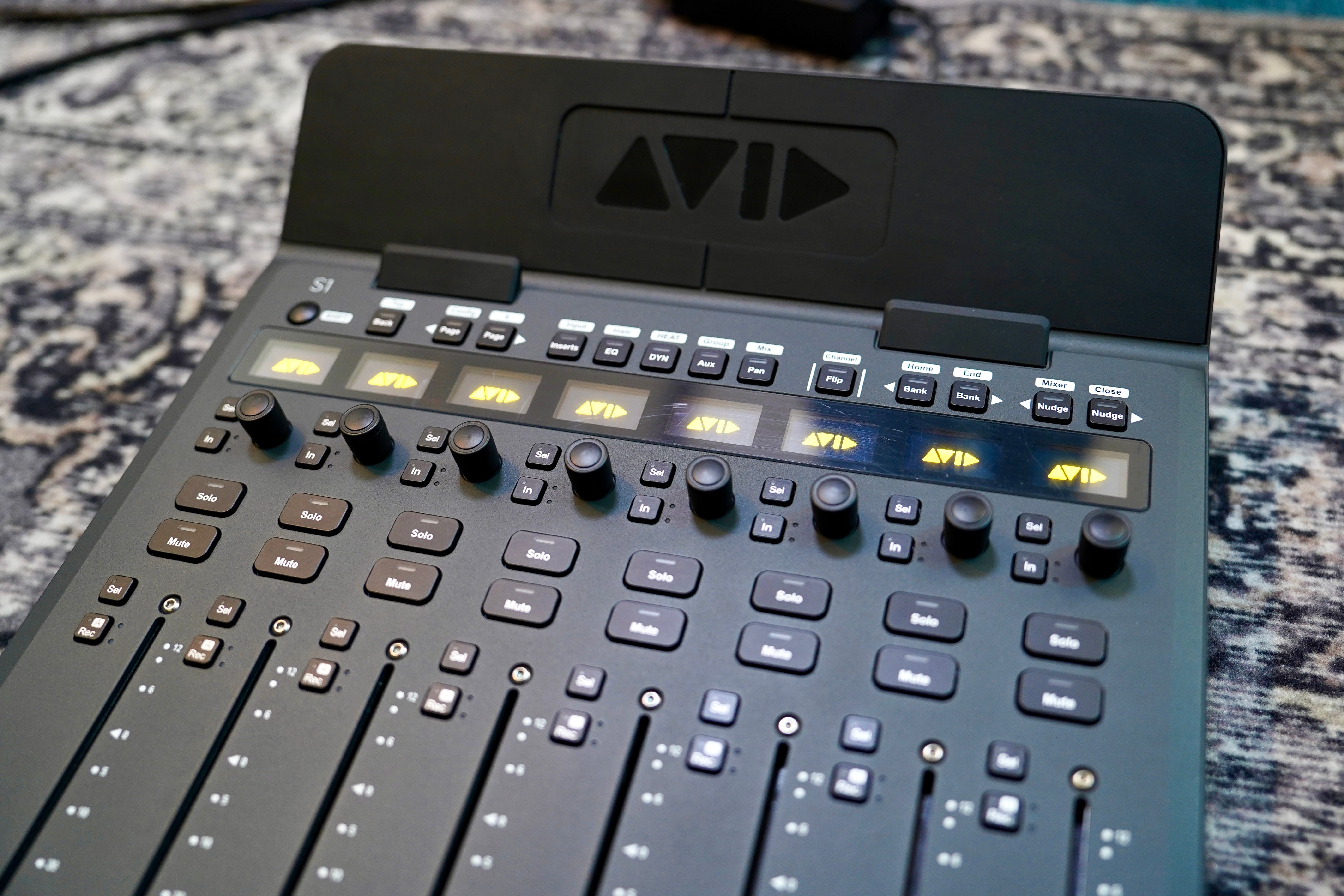 Avid S1 Controller