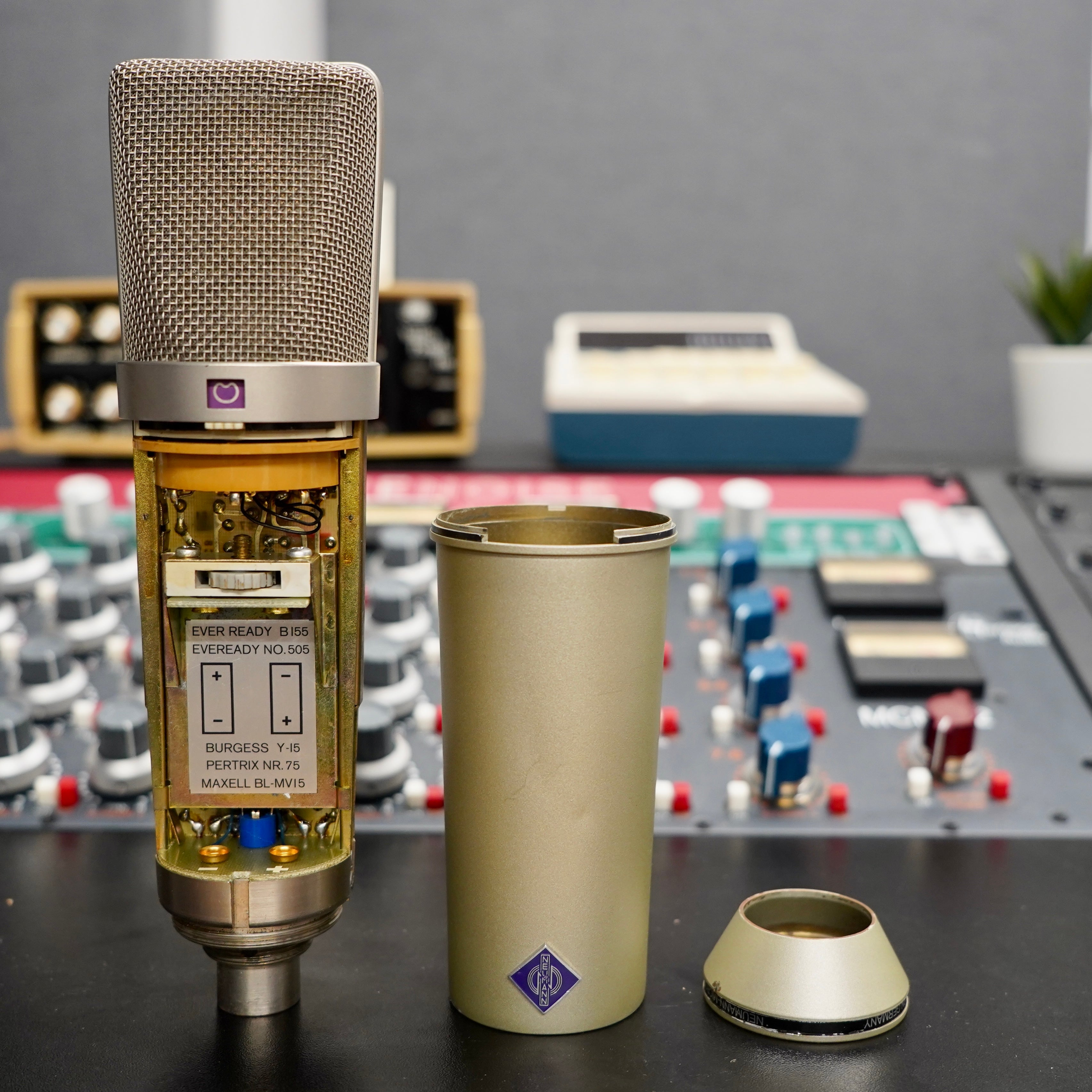 Neumann U87 (1975)