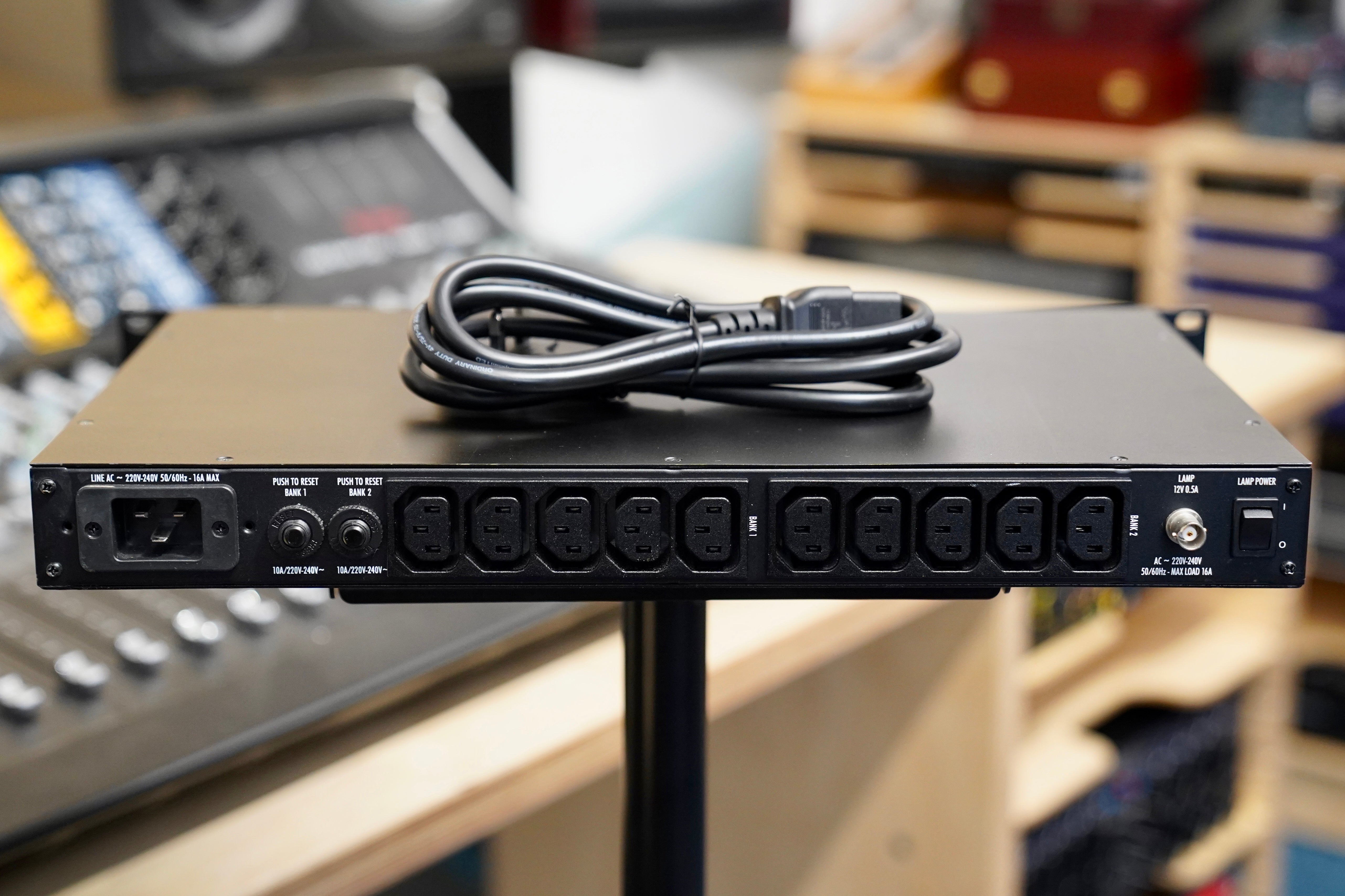 Furman PL-PRO DMC-E Power Conditioner