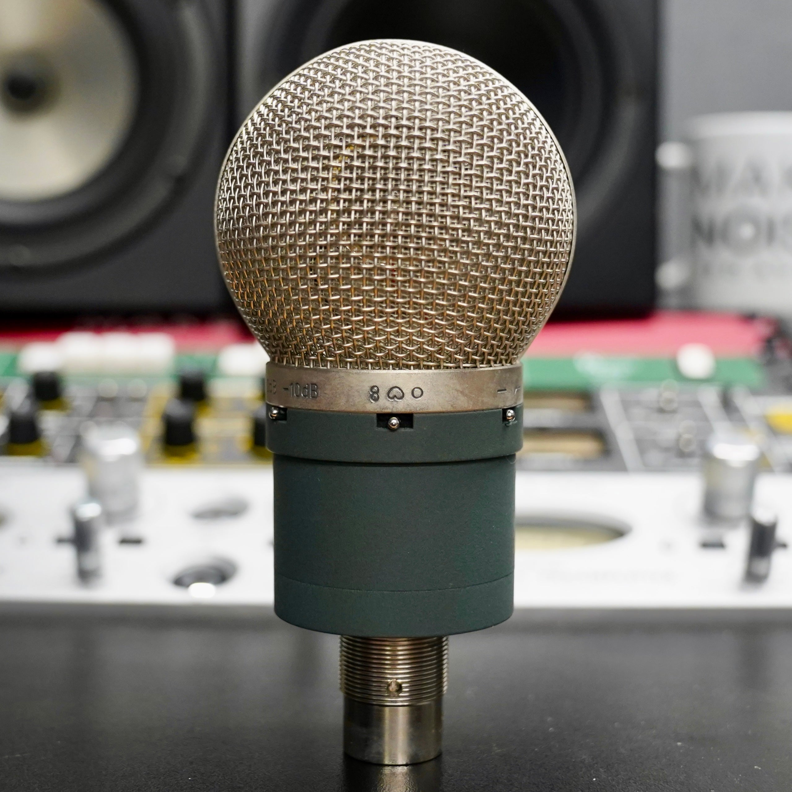 sE Electronics Titan