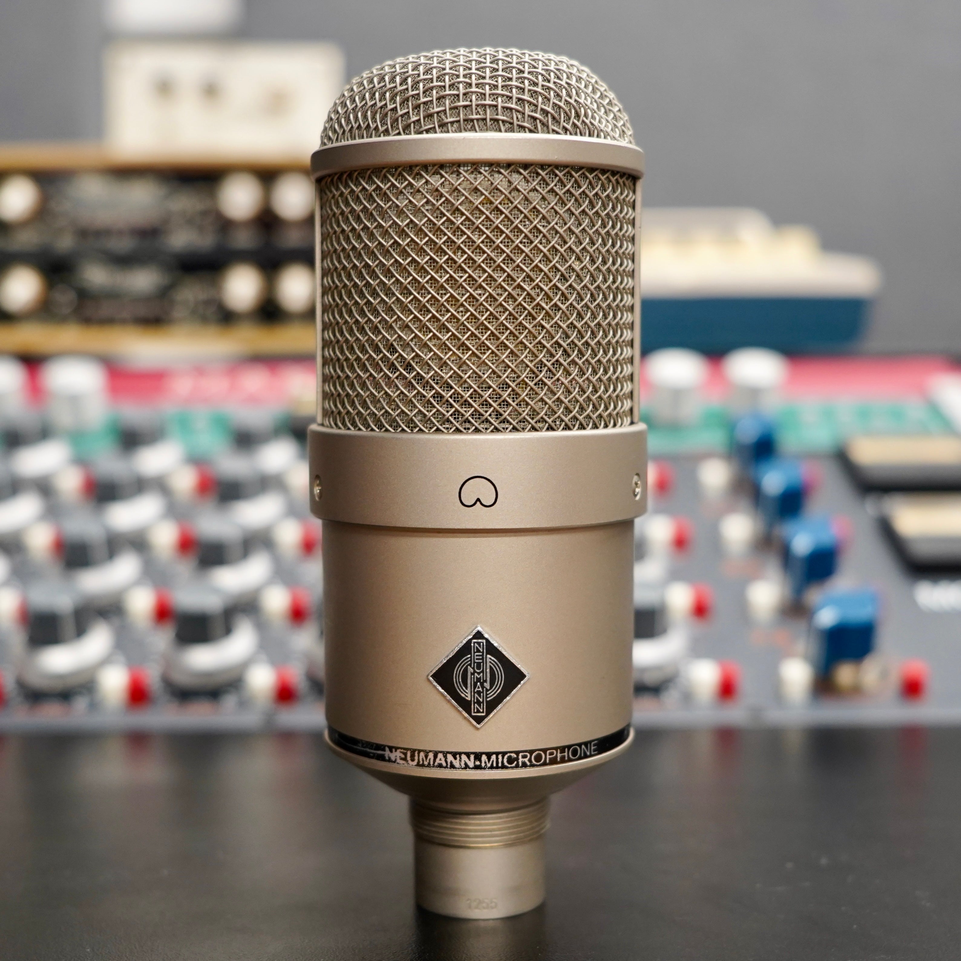 Neumann M147