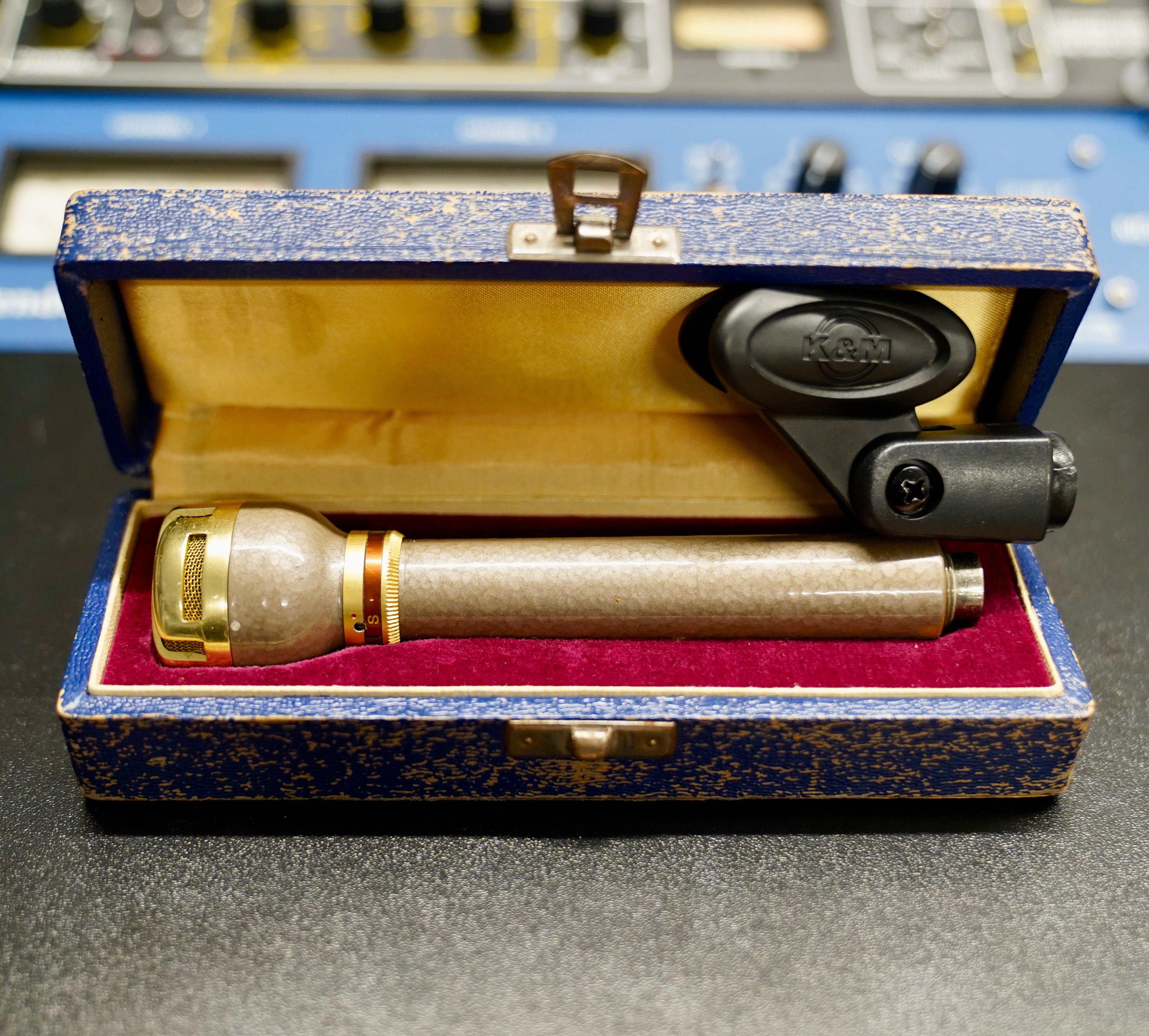 AKG D19 B200