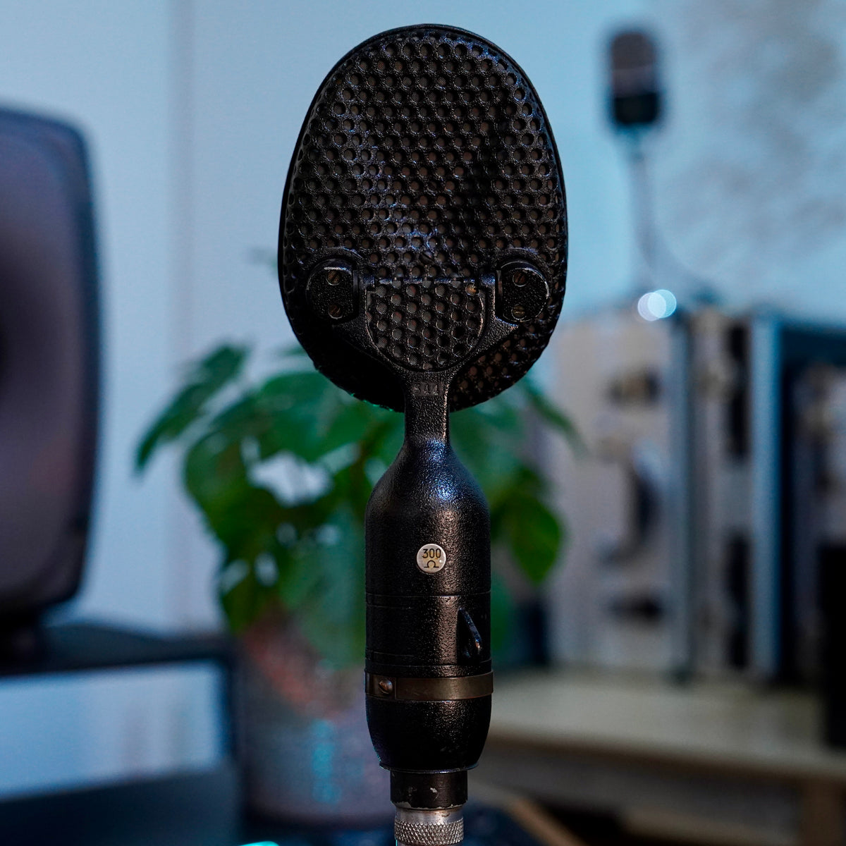 STC 4038 Vintage Ribbon Microphone
