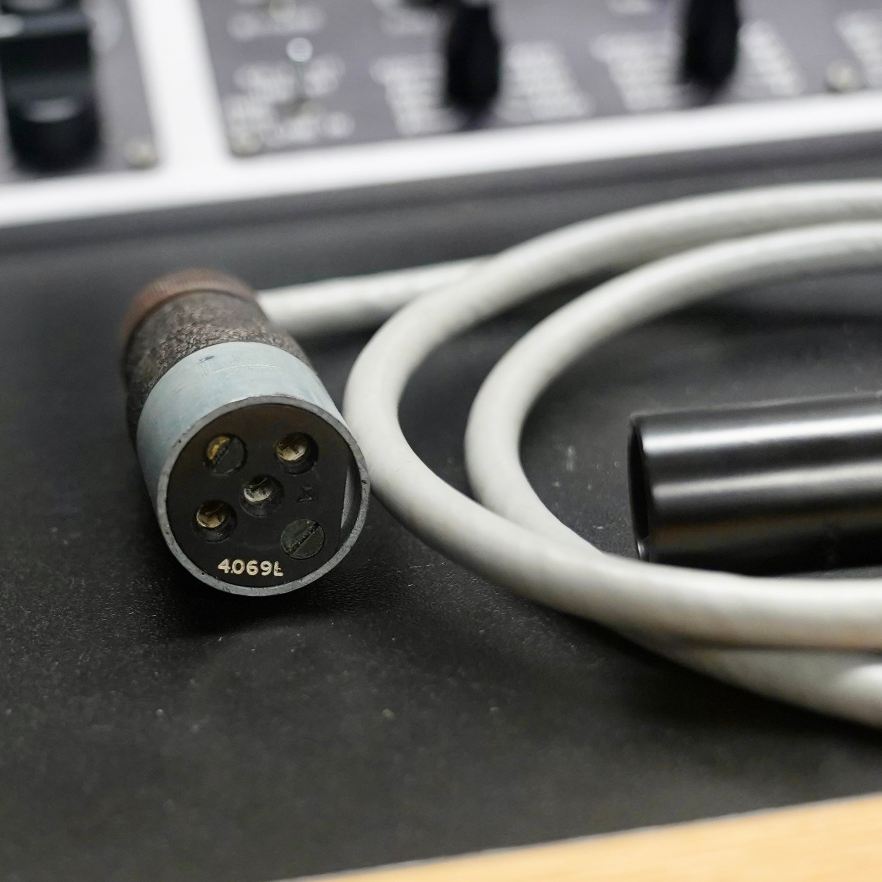 STC/Coles 4069L Adapter Cable