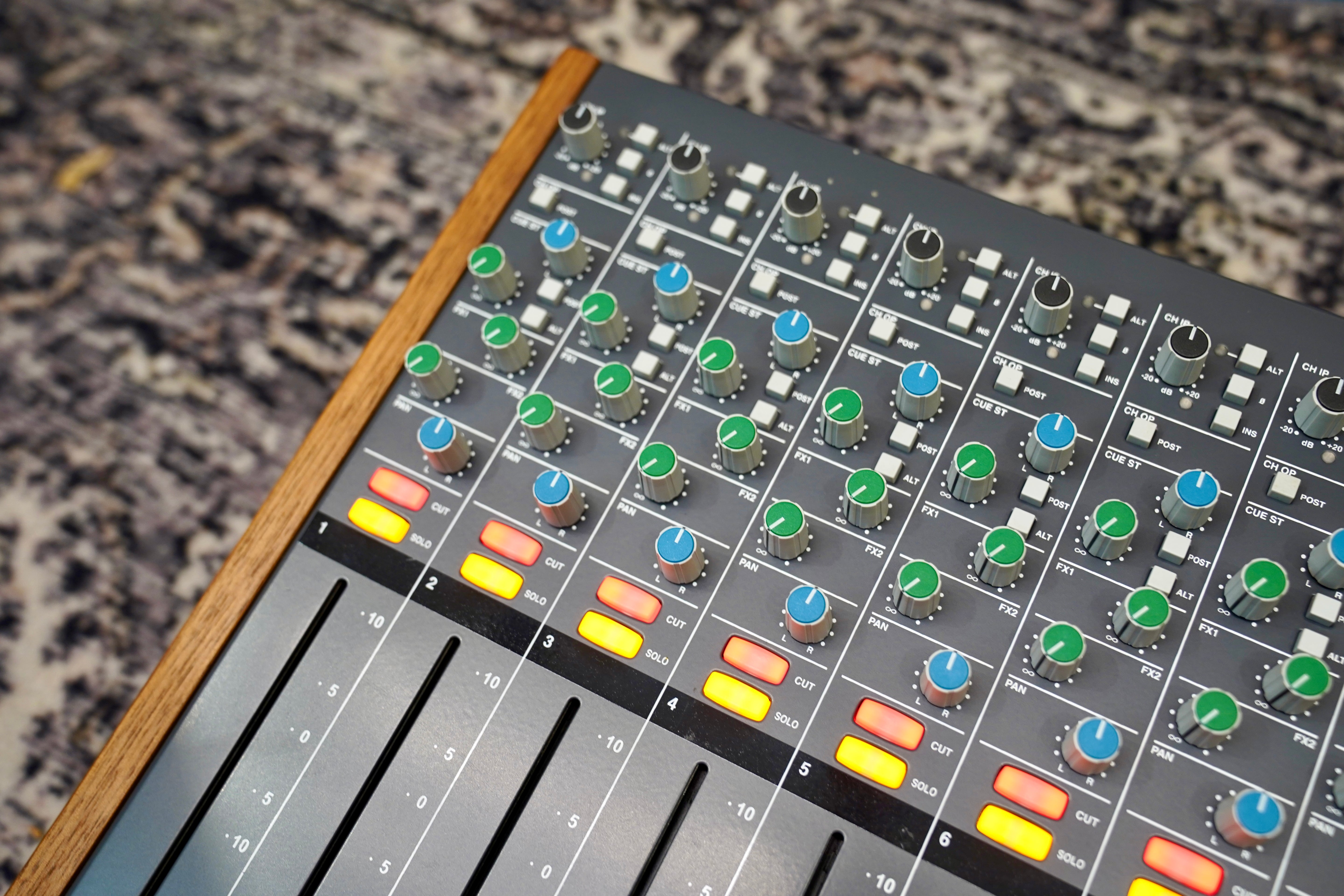 Solid State Logic X-Desk SuperAnalogue Mixer