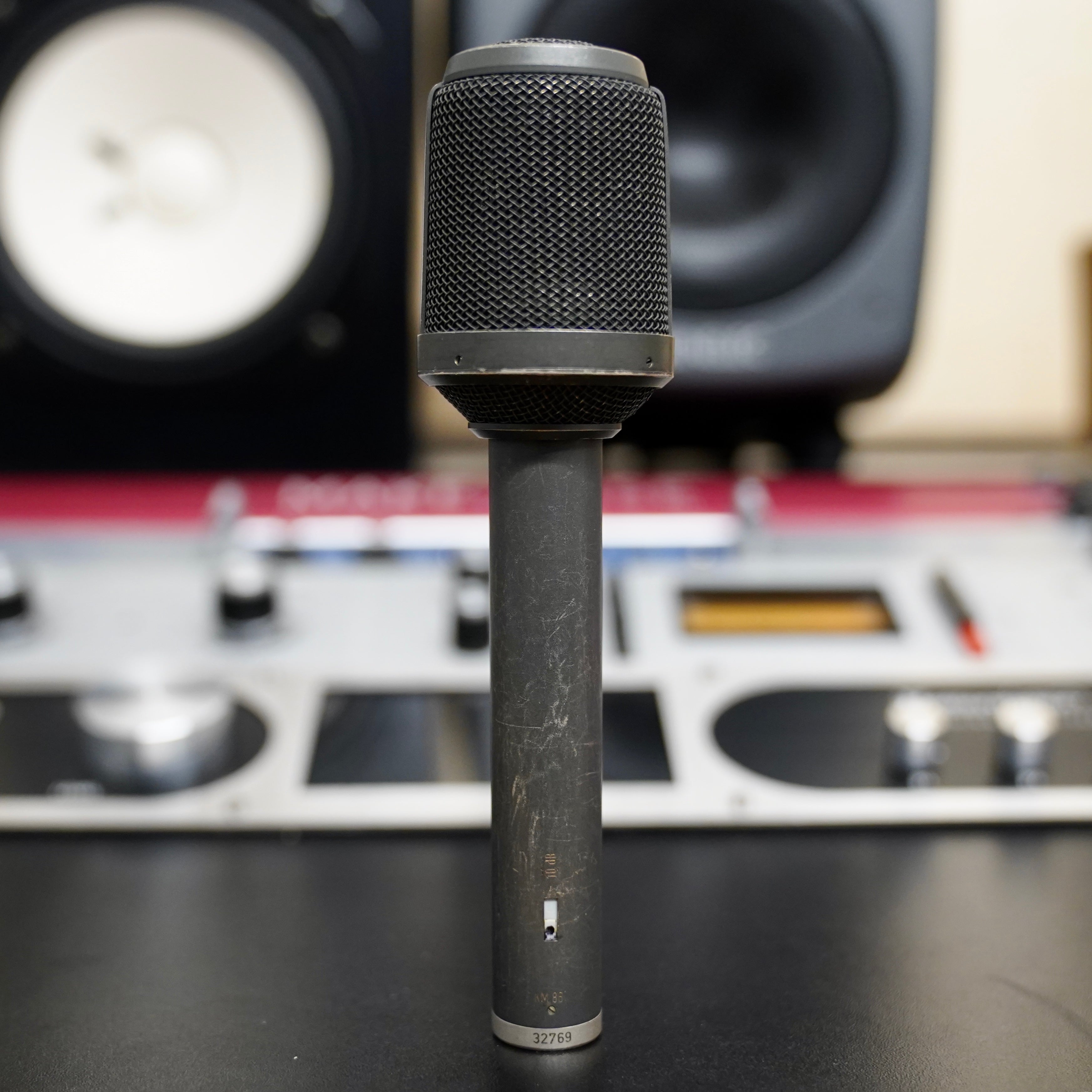Neumann KM86i