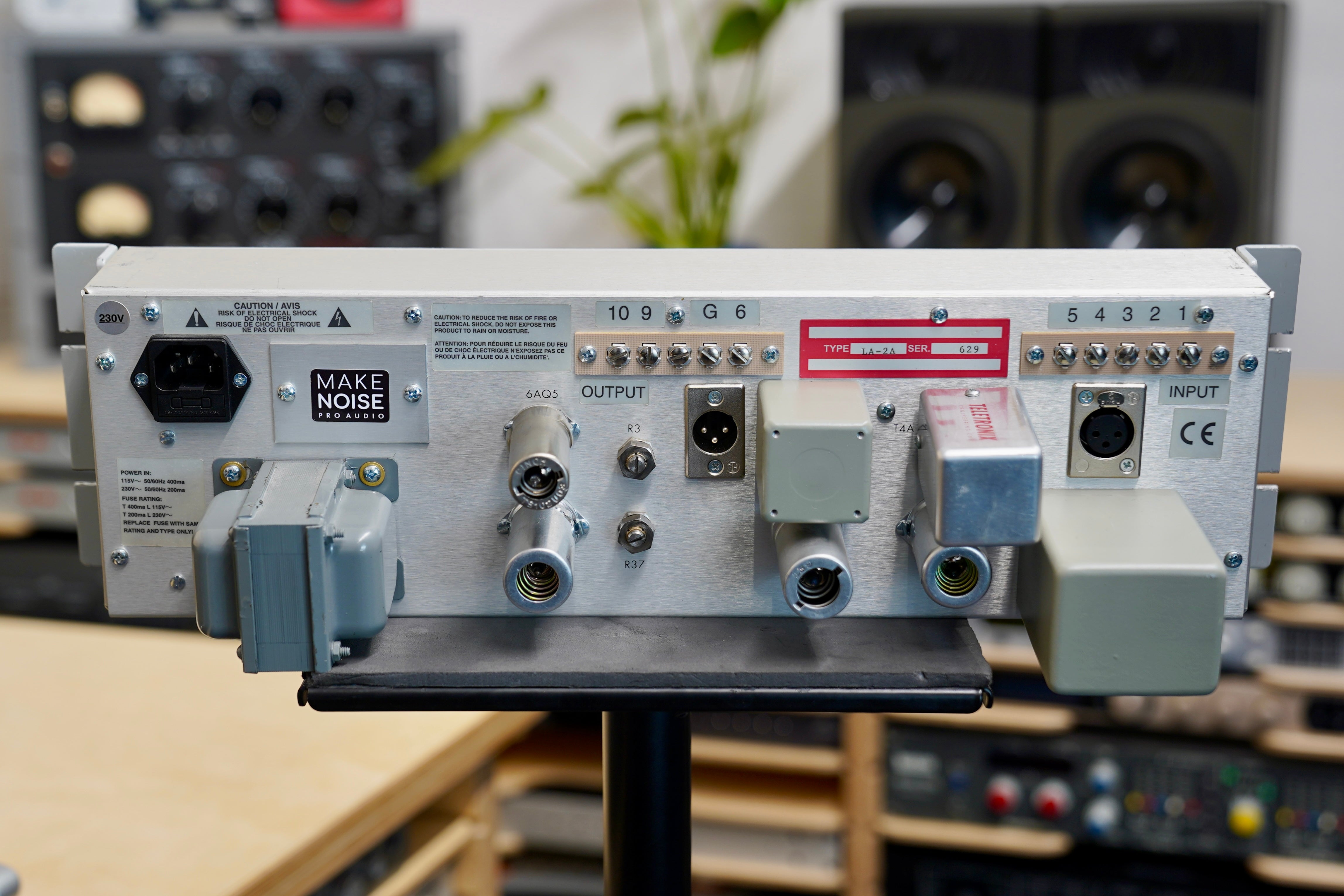 Universal Audio LA-2A Leveling Amplifier