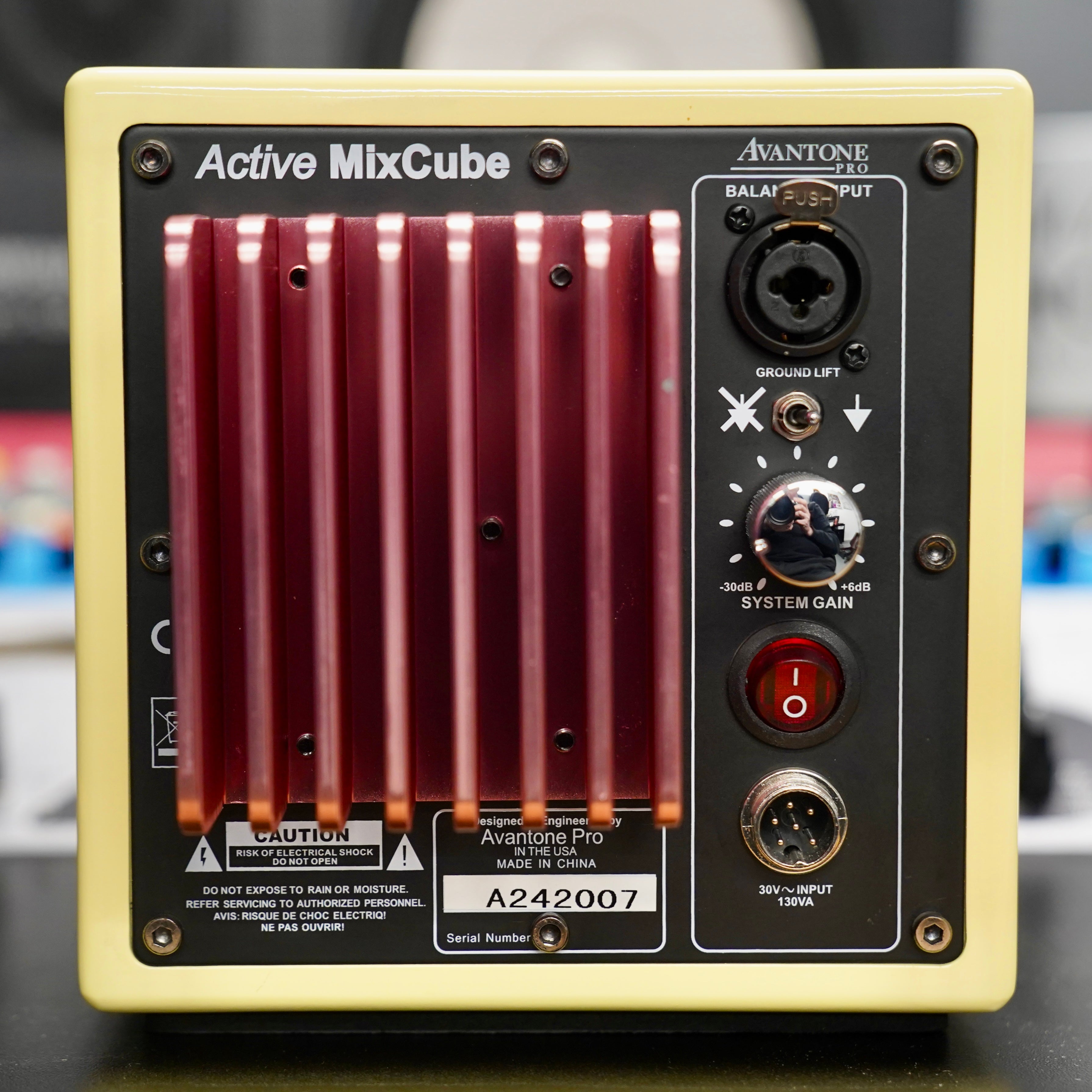 Avantone MixCube (Active)