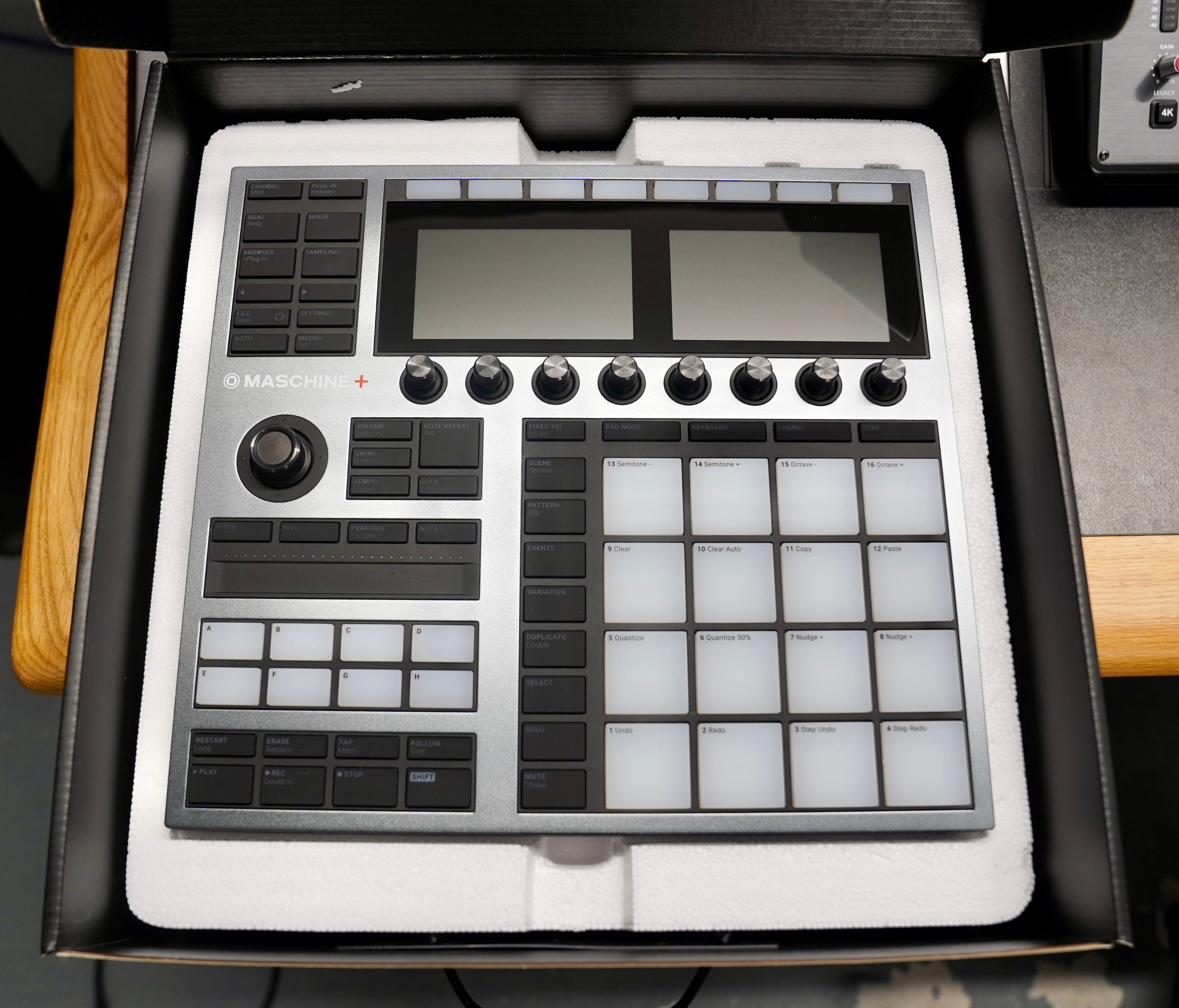 Native Instruments Maschine+ Plus