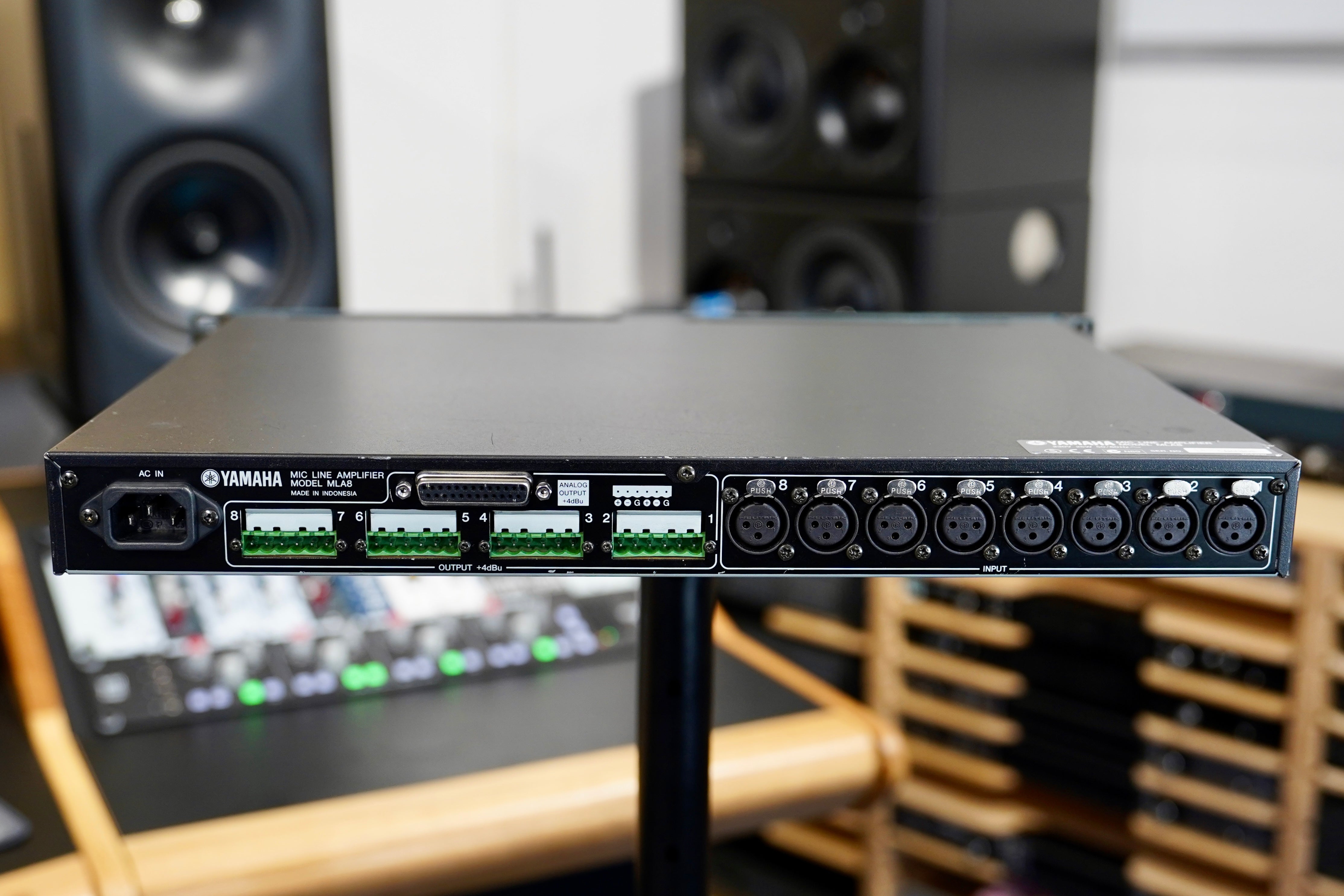 Yamaha MLA8 Mic Line Amplifier