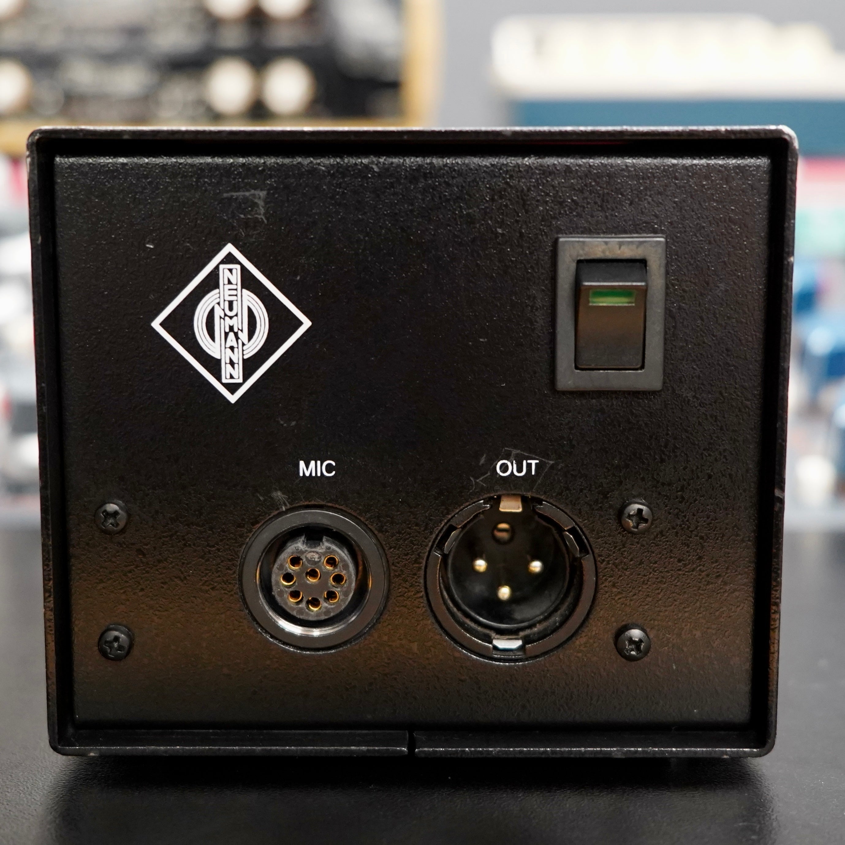 Neumann M147
