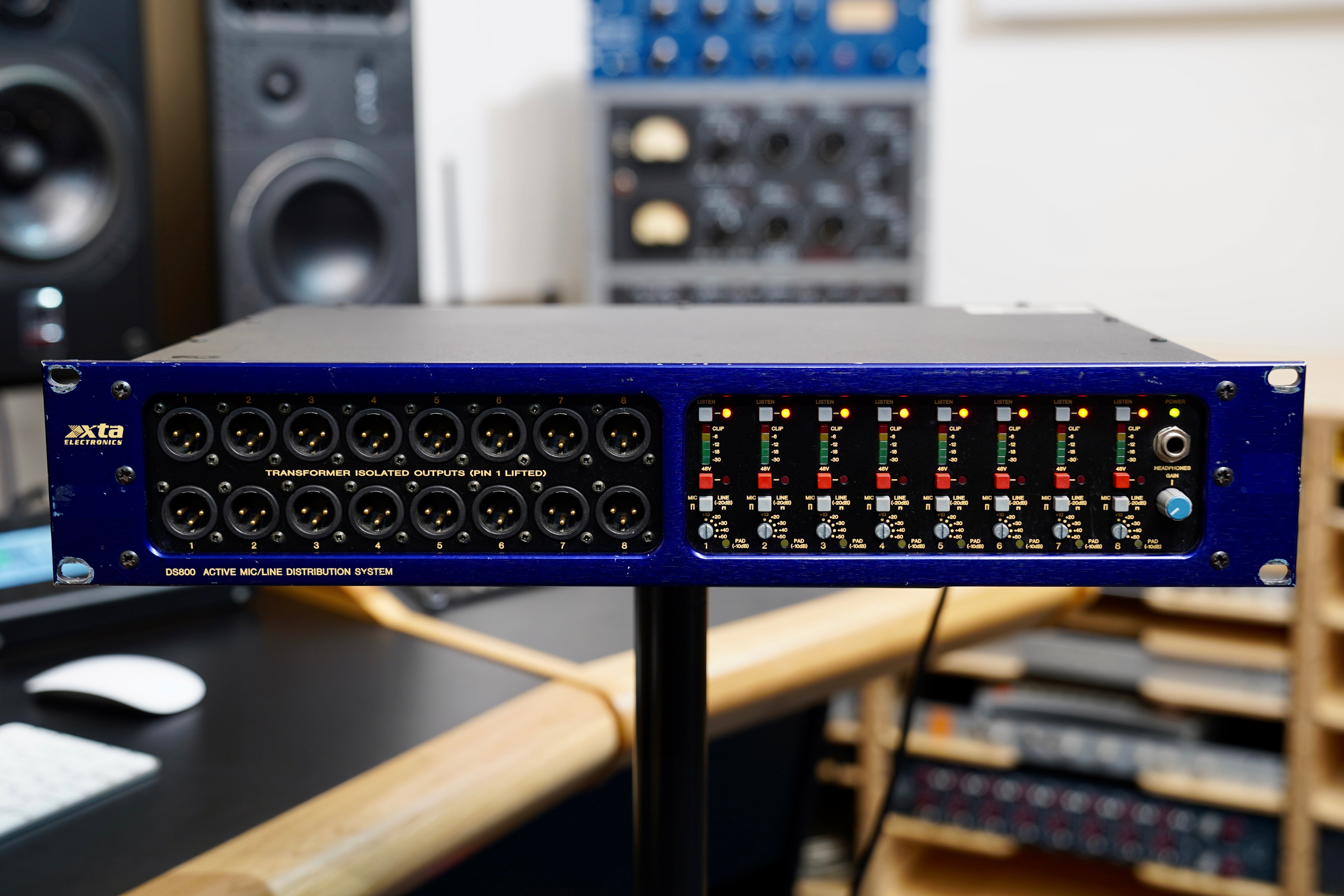 XTA DS800 Mic/ Line Distributor