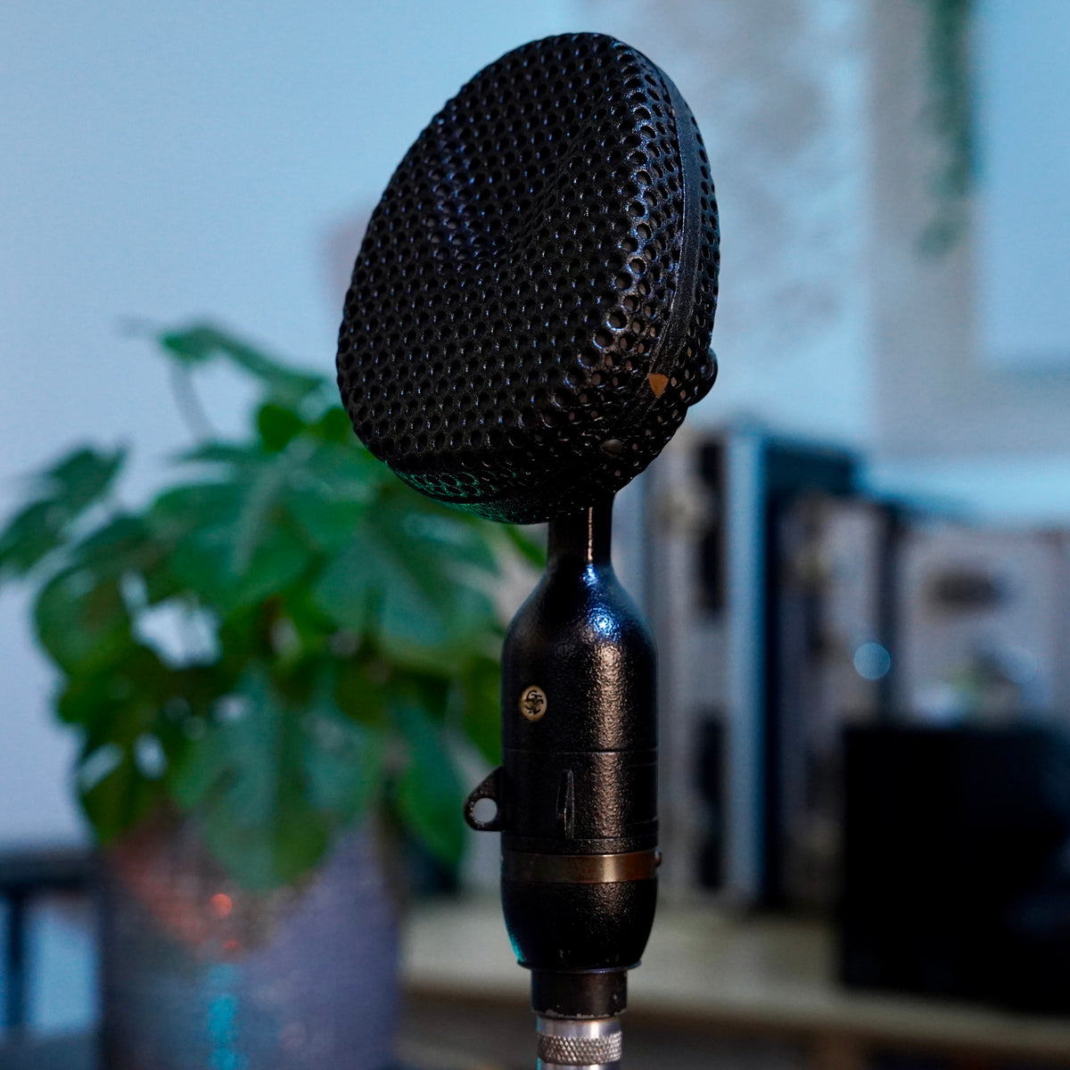 STC 4038 Vintage Ribbon Microphone
