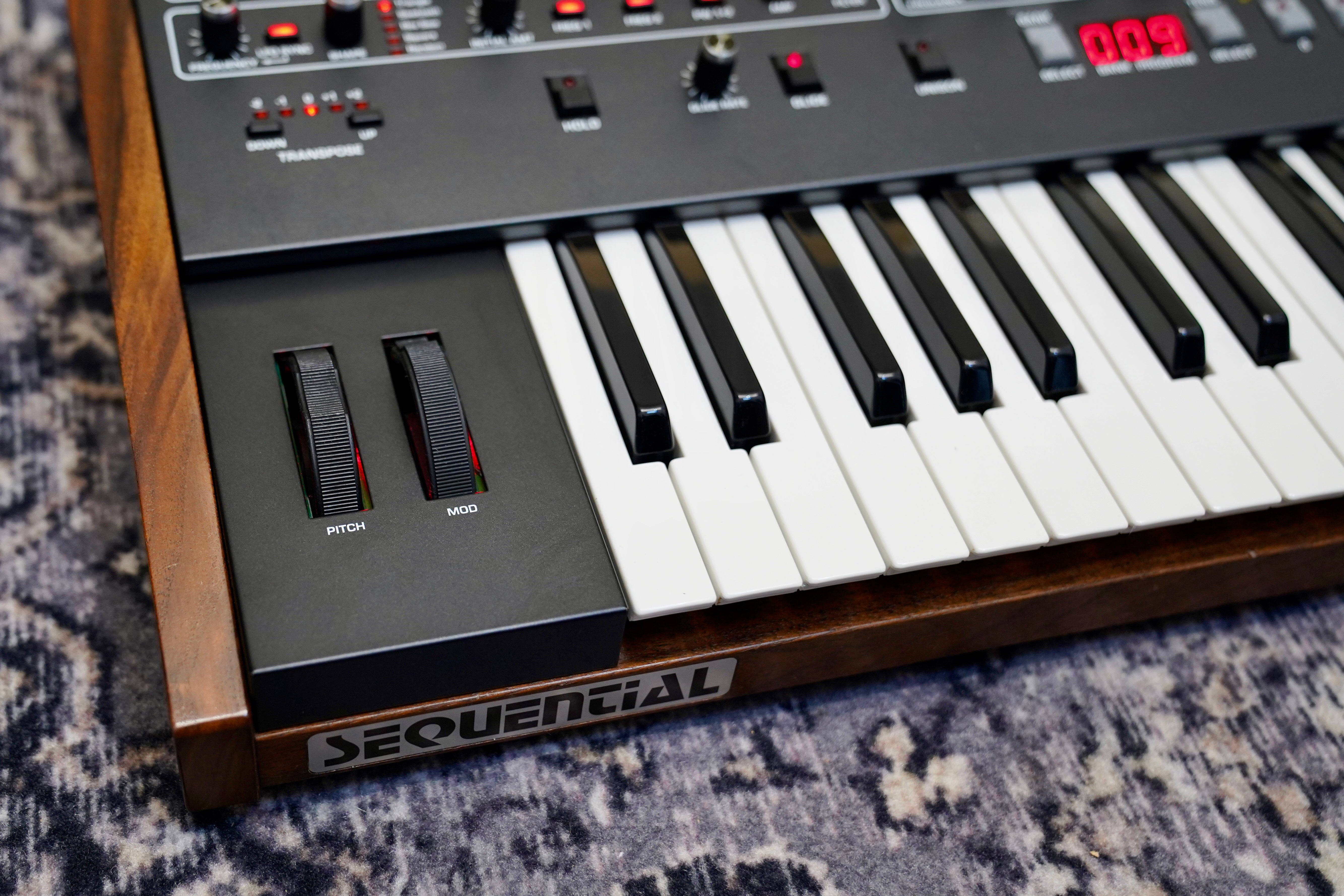 Dave Smith Instruments Sequential Prophet 6