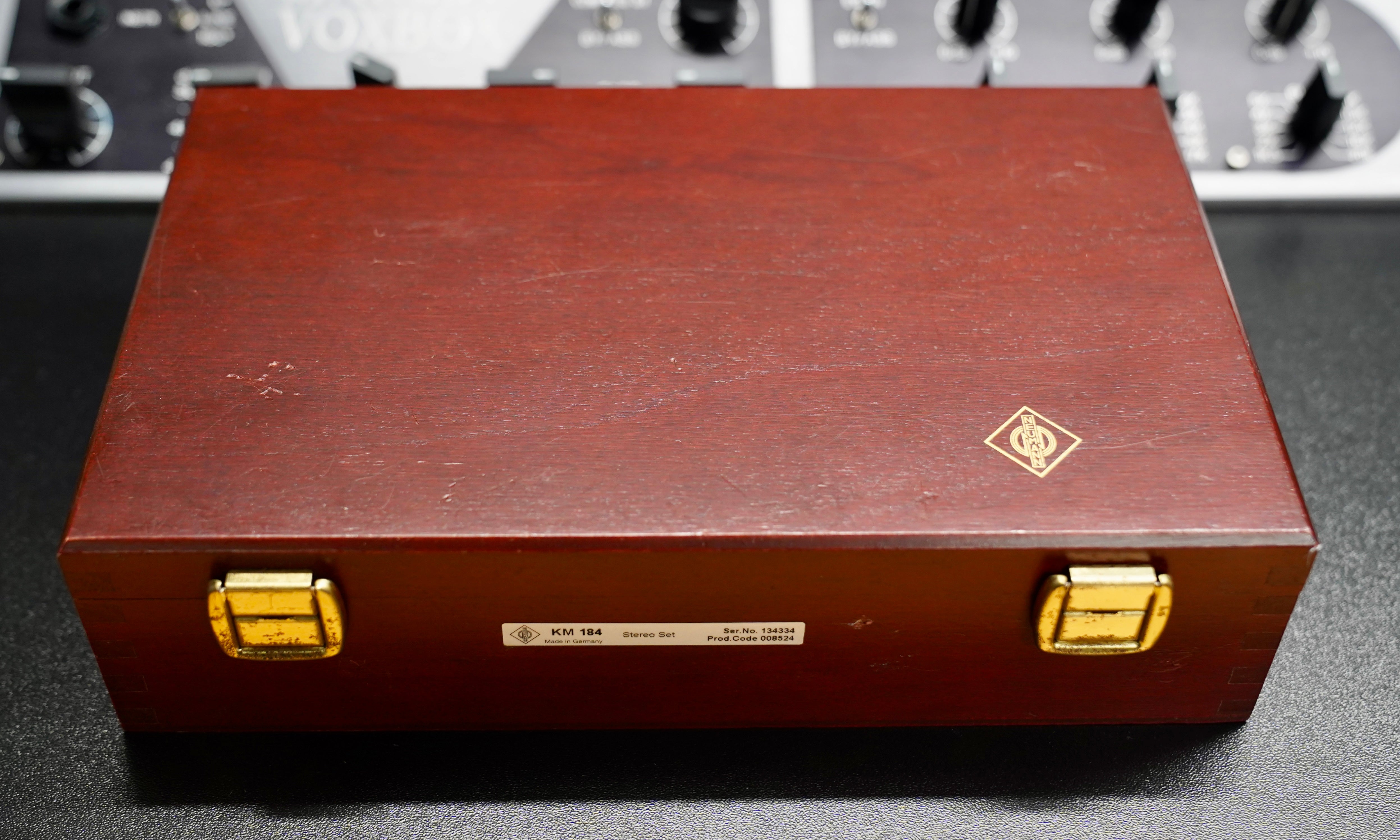 Neumann KM184 Wooden Box