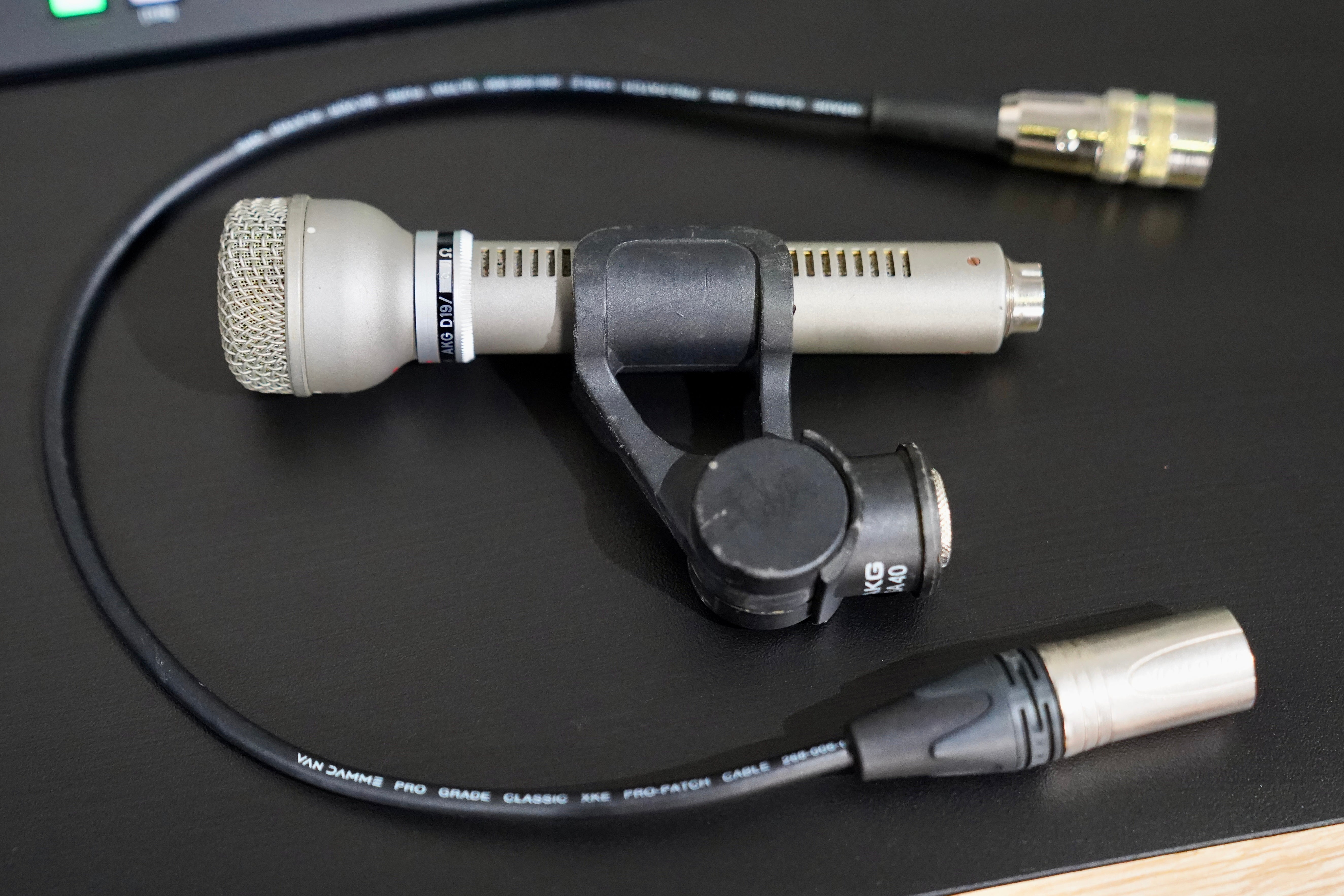 AKG D19 (60 ohm)