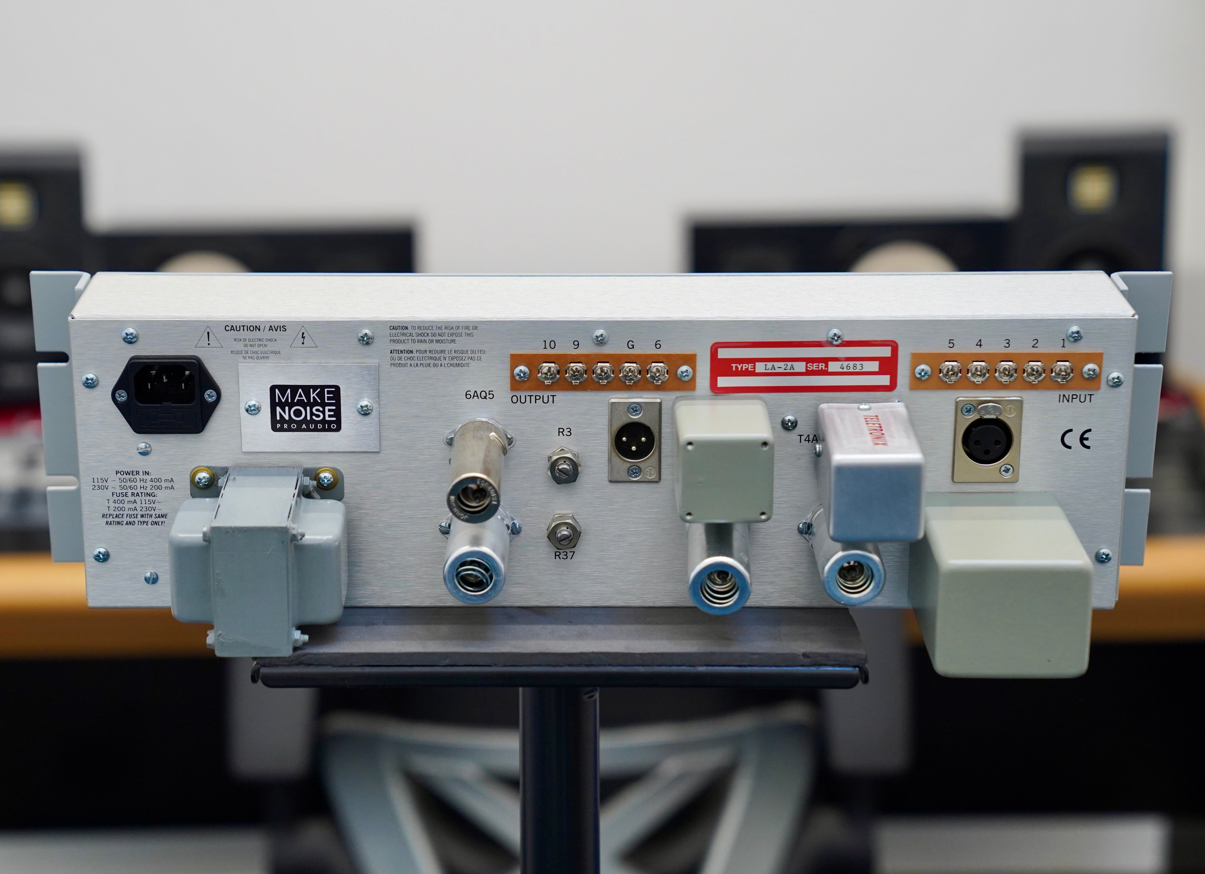 Universal Audio LA-2A Leveling Amplifier