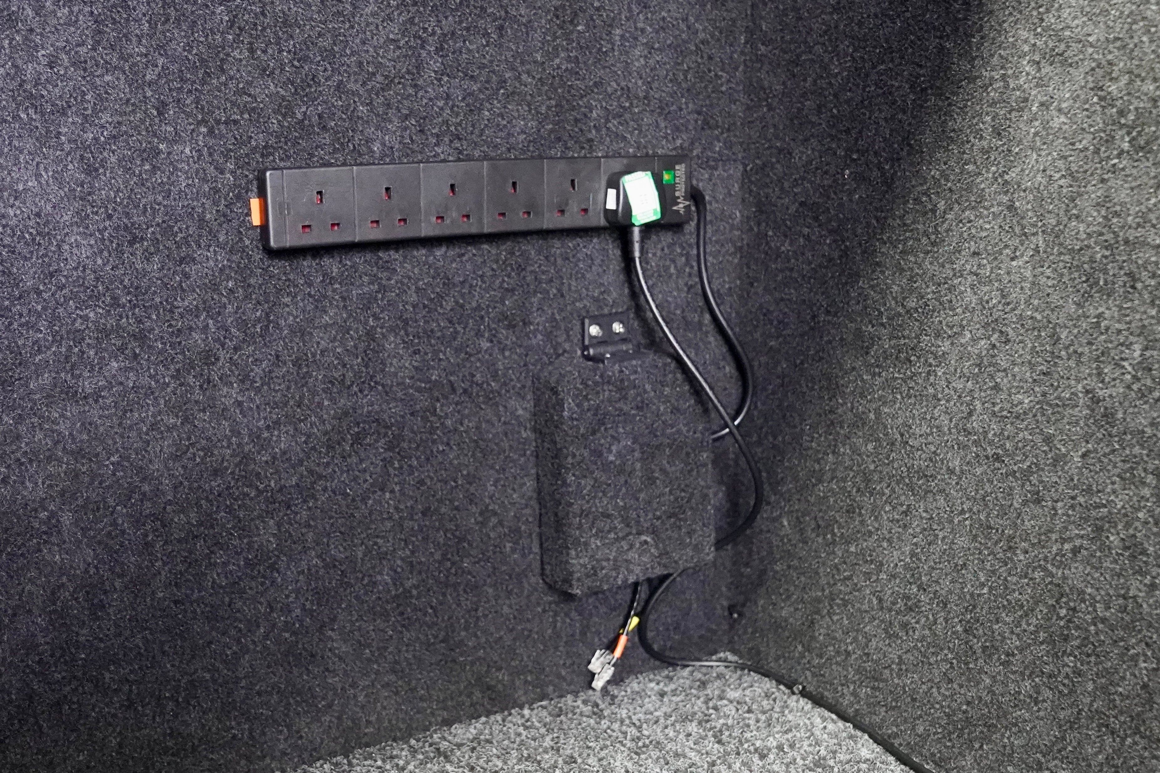 Kube Silver Sound Isolation Booth