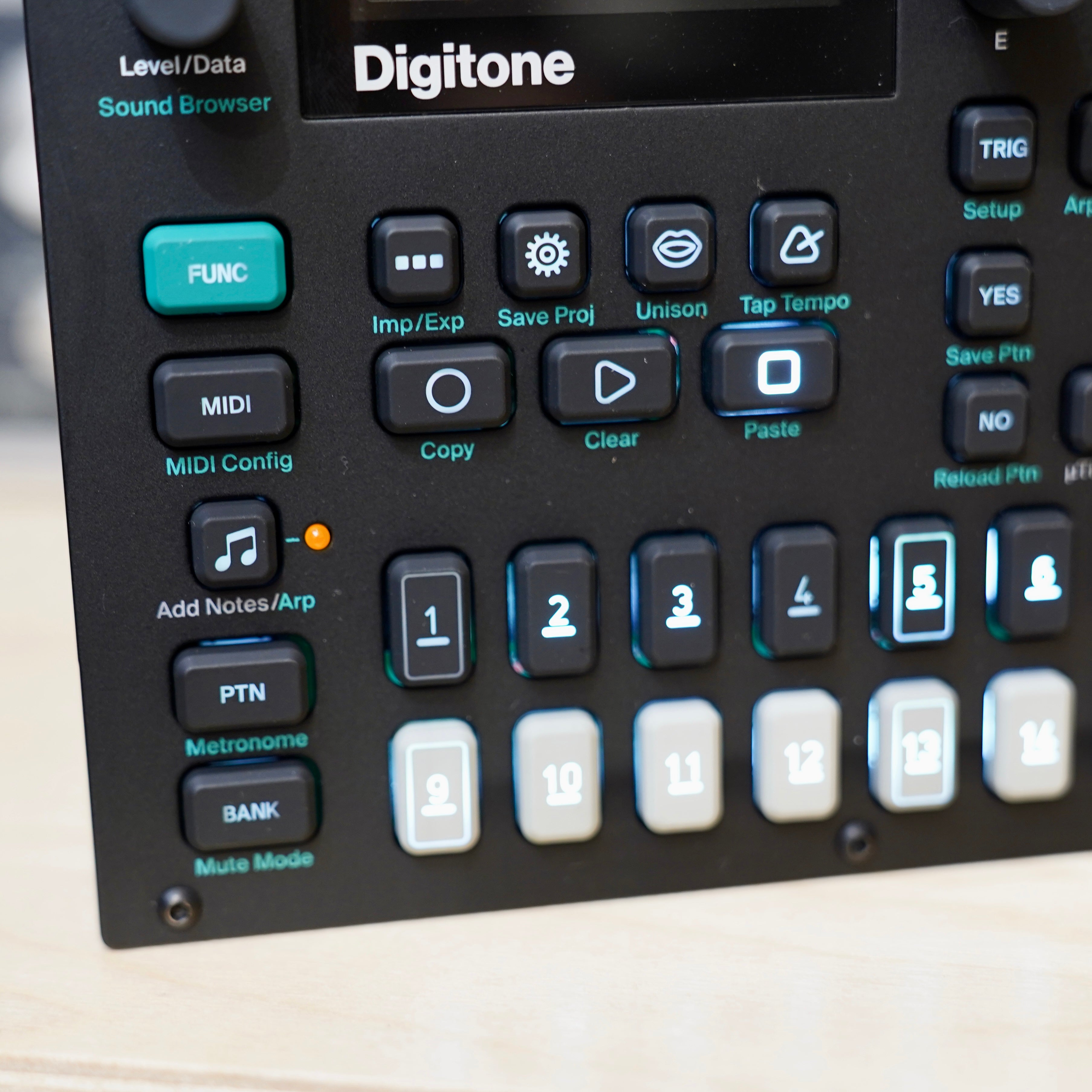 Elektron Digitone 8-Voice Digital Synthesizer