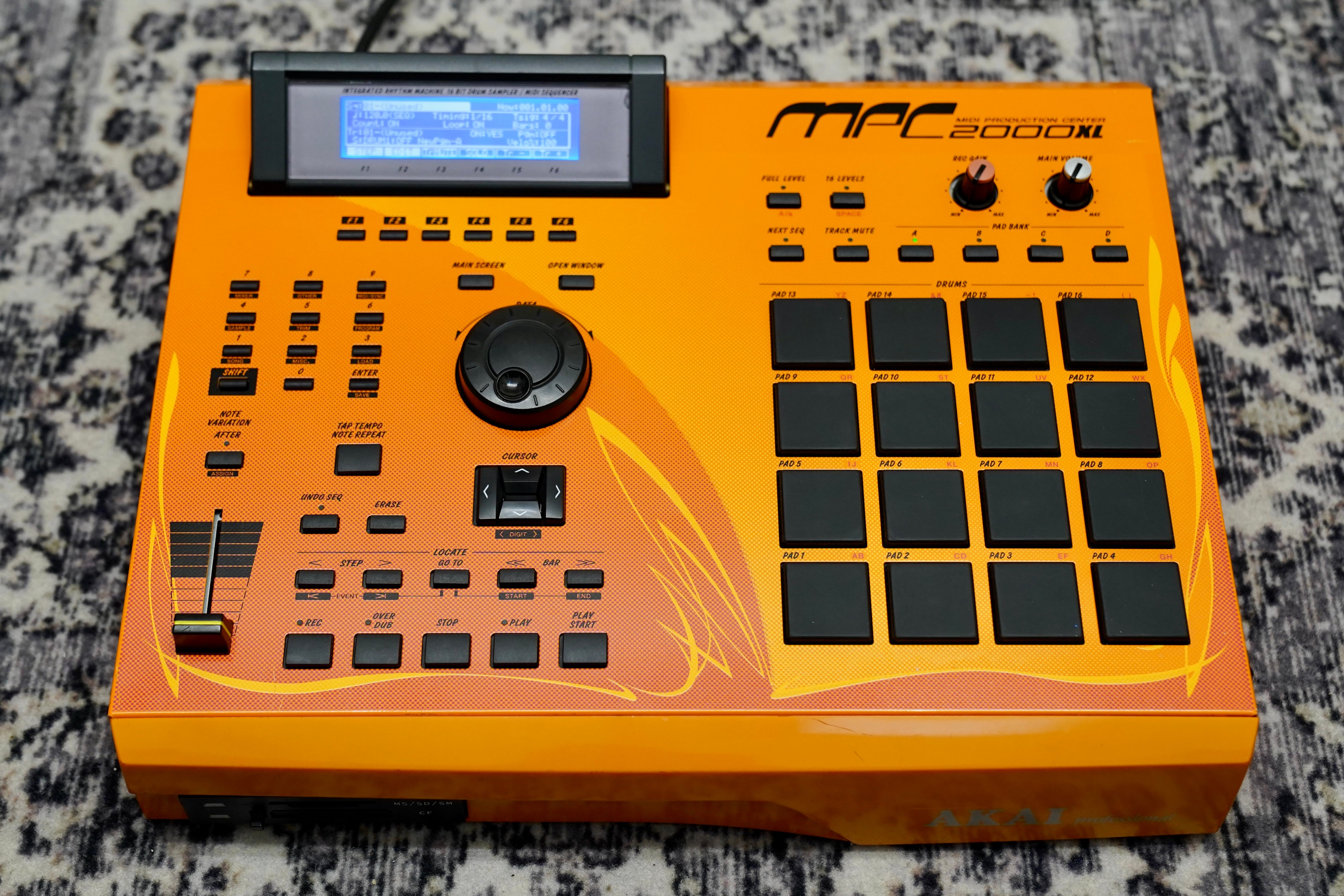 Akai MPC2000XL SE2 – Make Noise Pro Audio