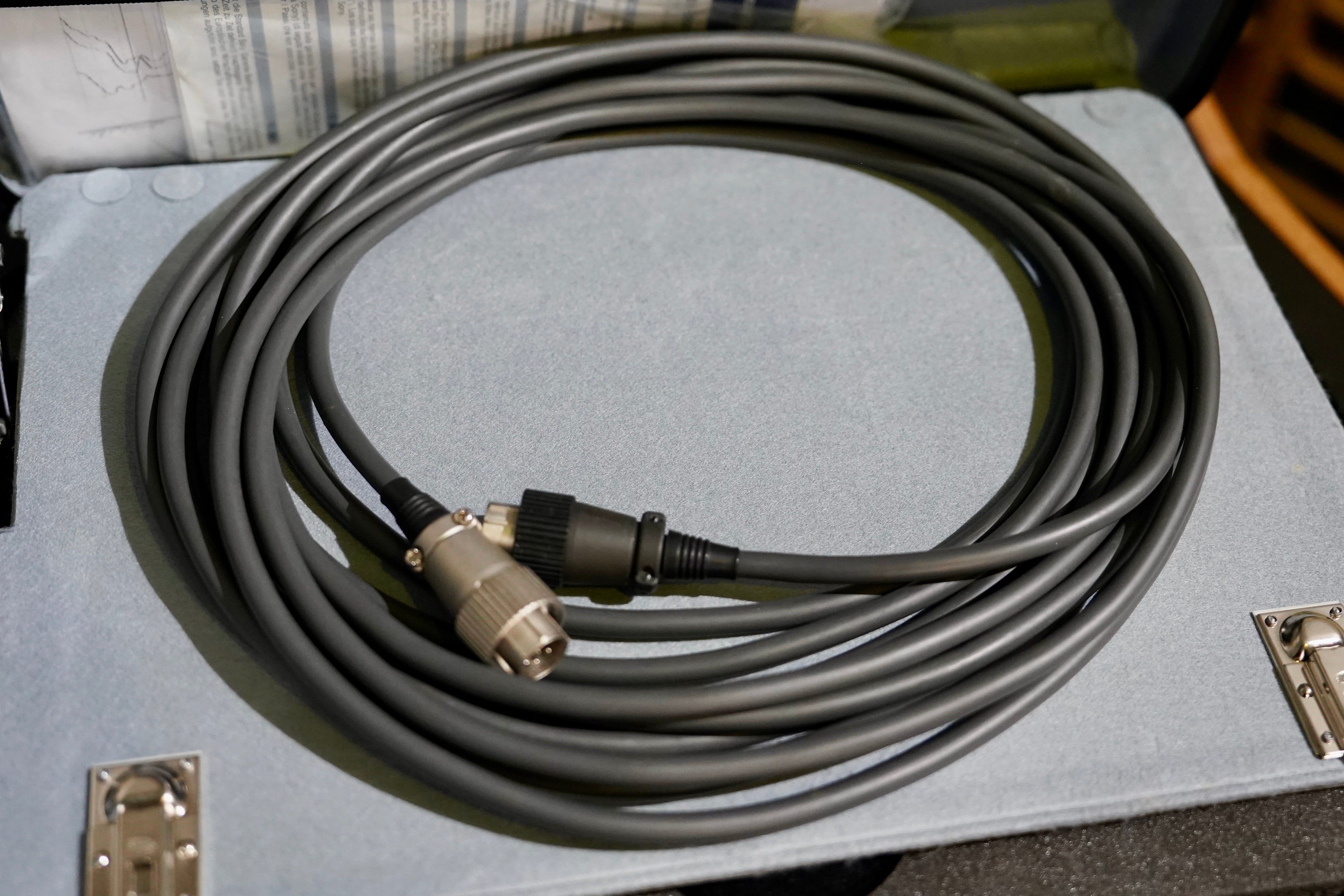 Sony C800G Studio Tube Condenser Microphone