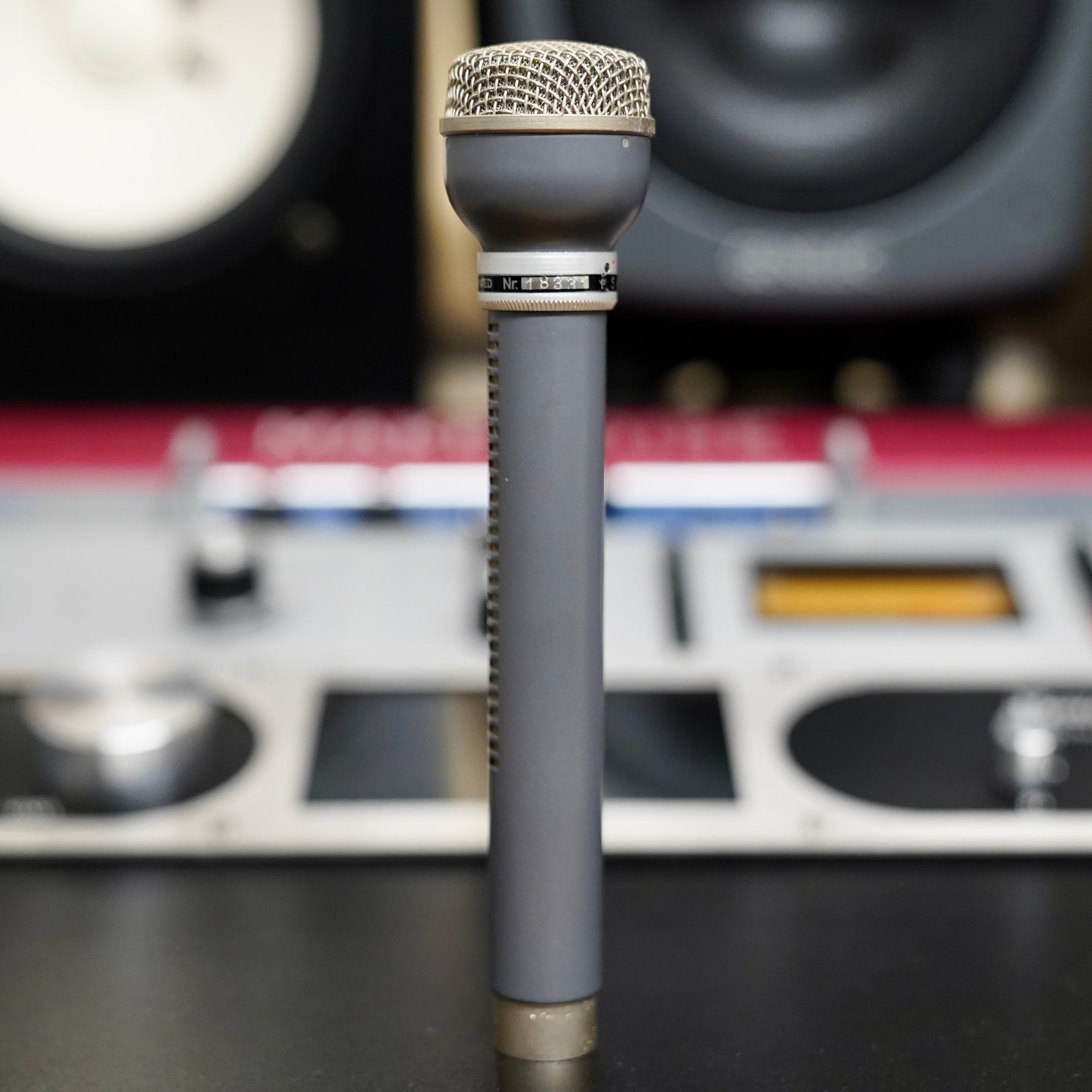 AKG D19E