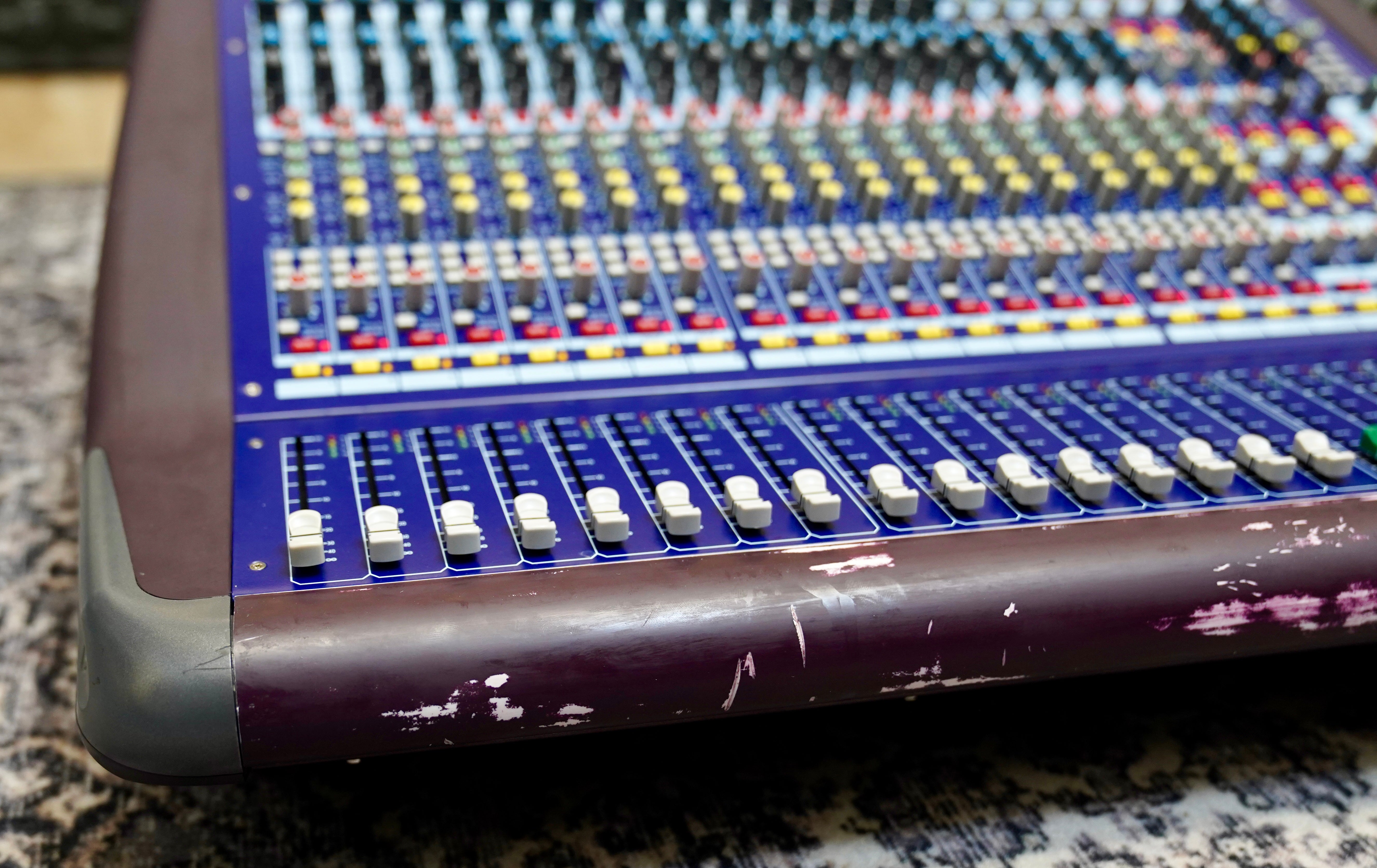 Midas Venice F24 24-Channel Mixing Console