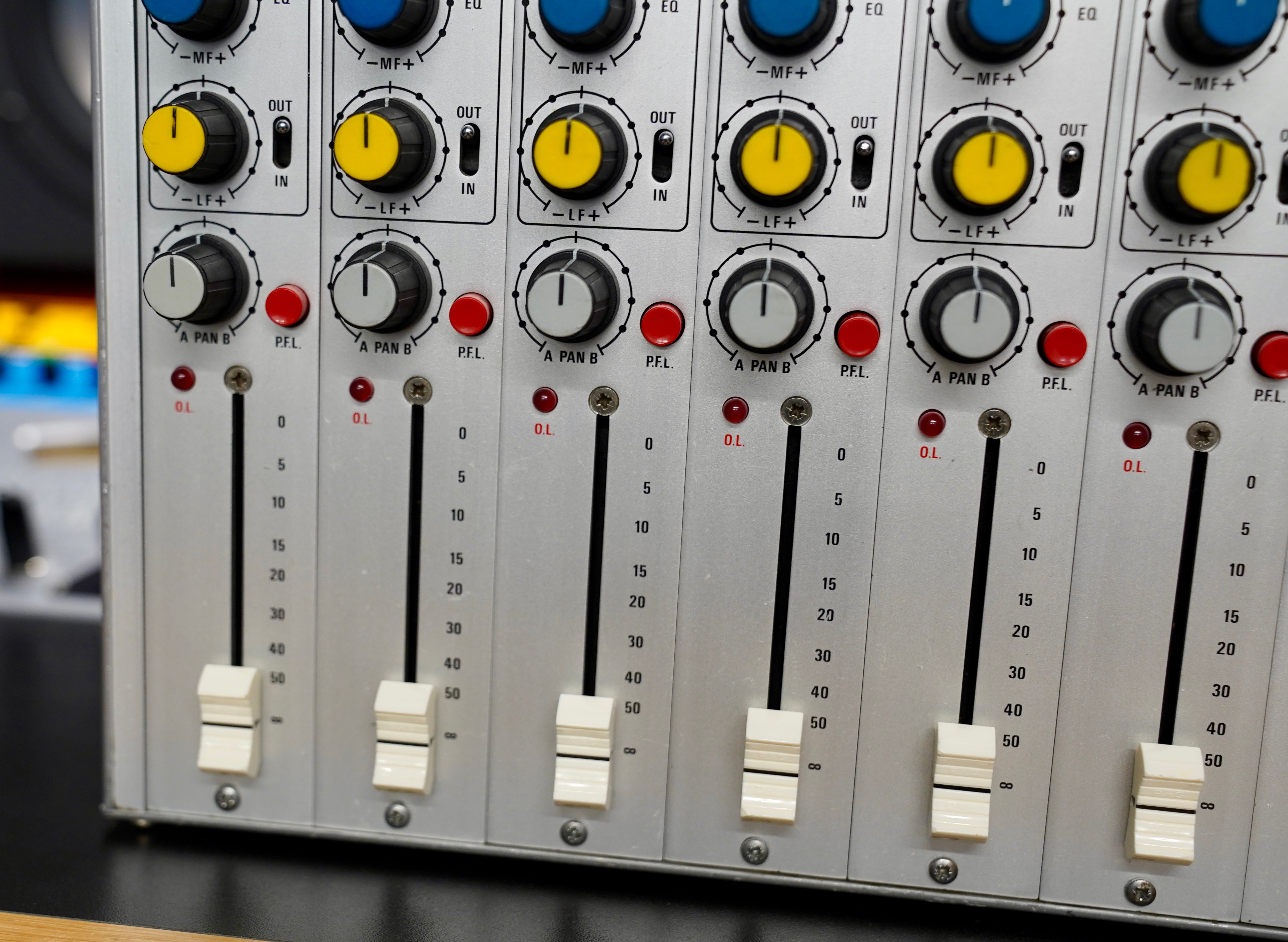 Audio Developments AD145
