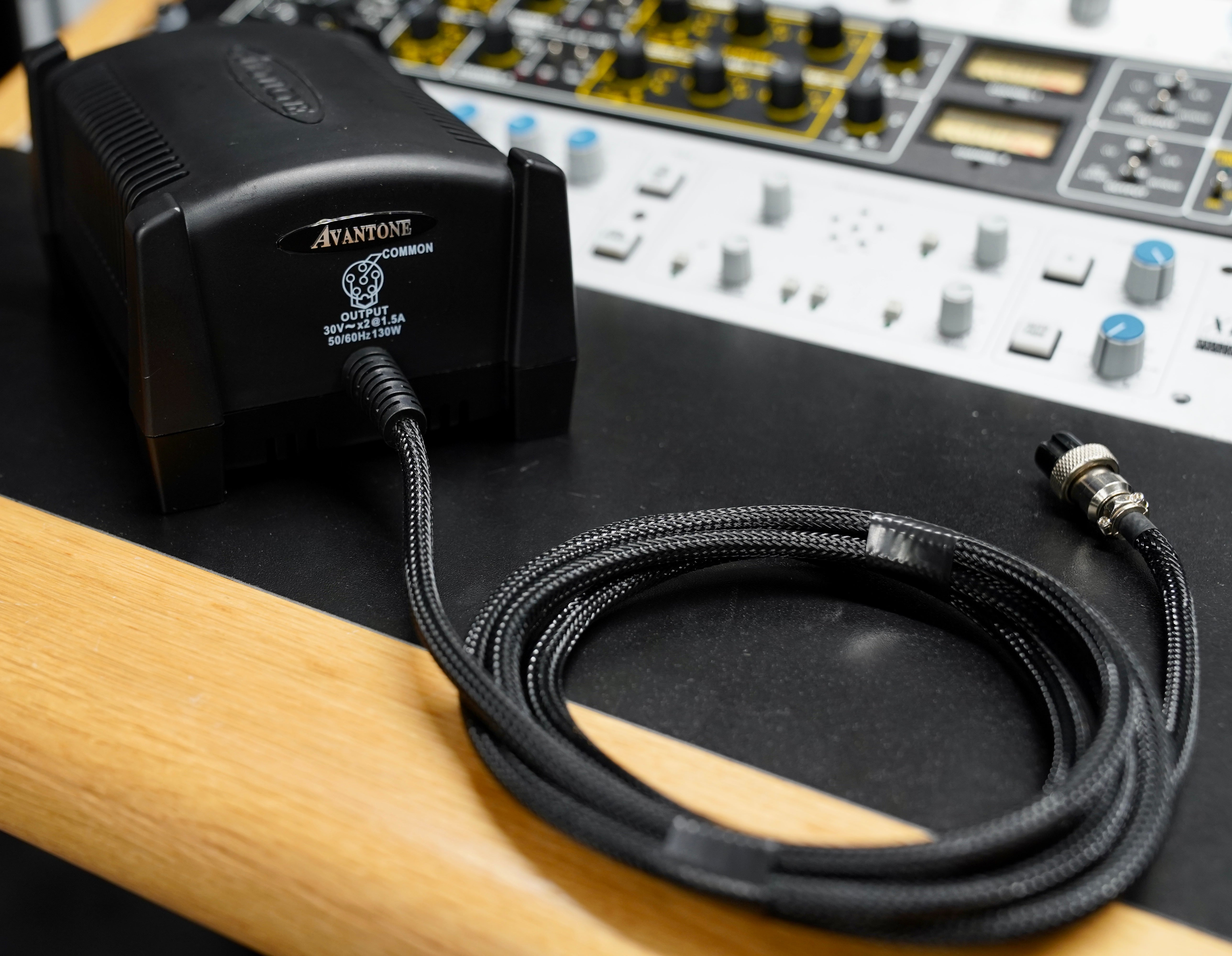 Avantone MixCube (Active)