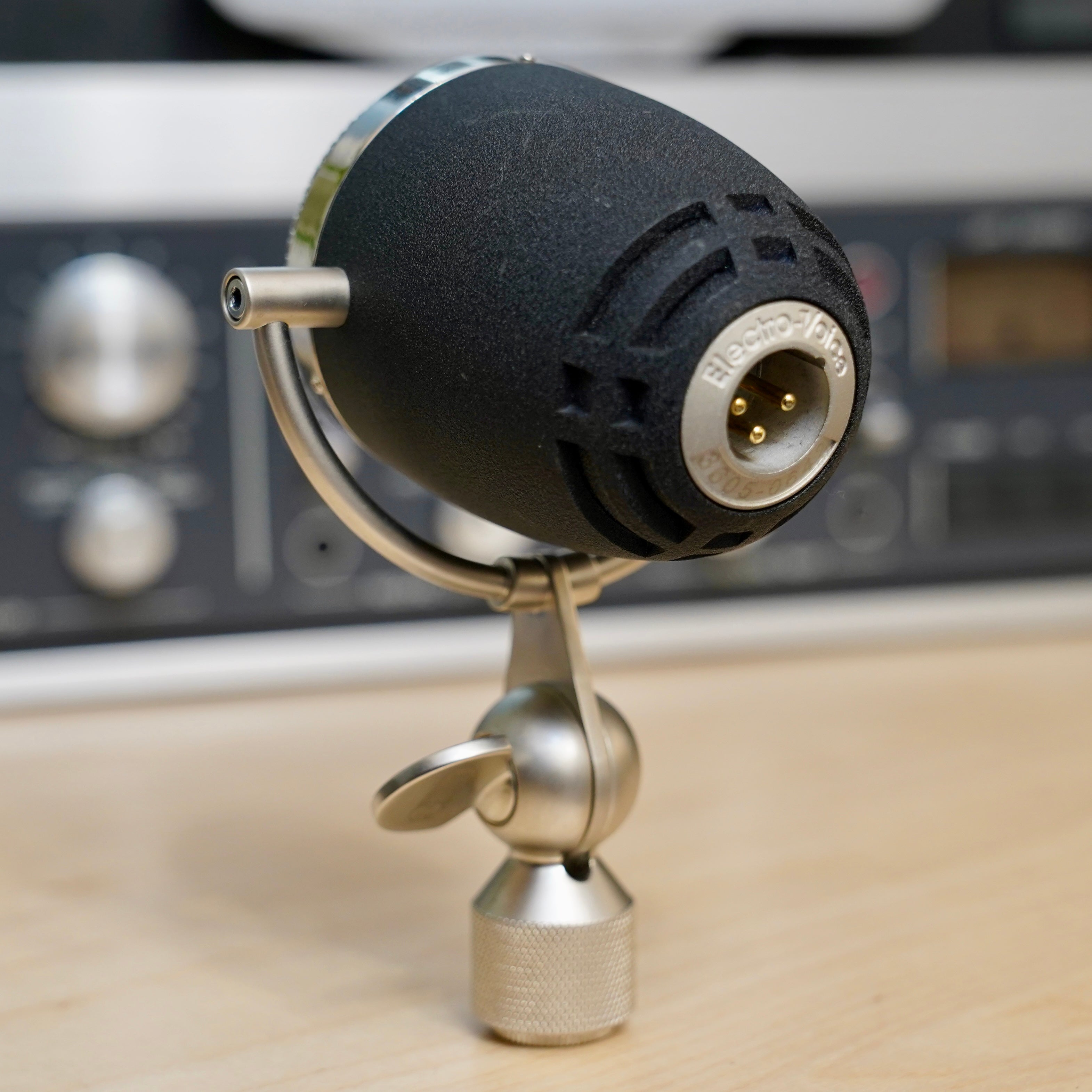 Electro-Voice Raven Cardioid Dynamic Microphone