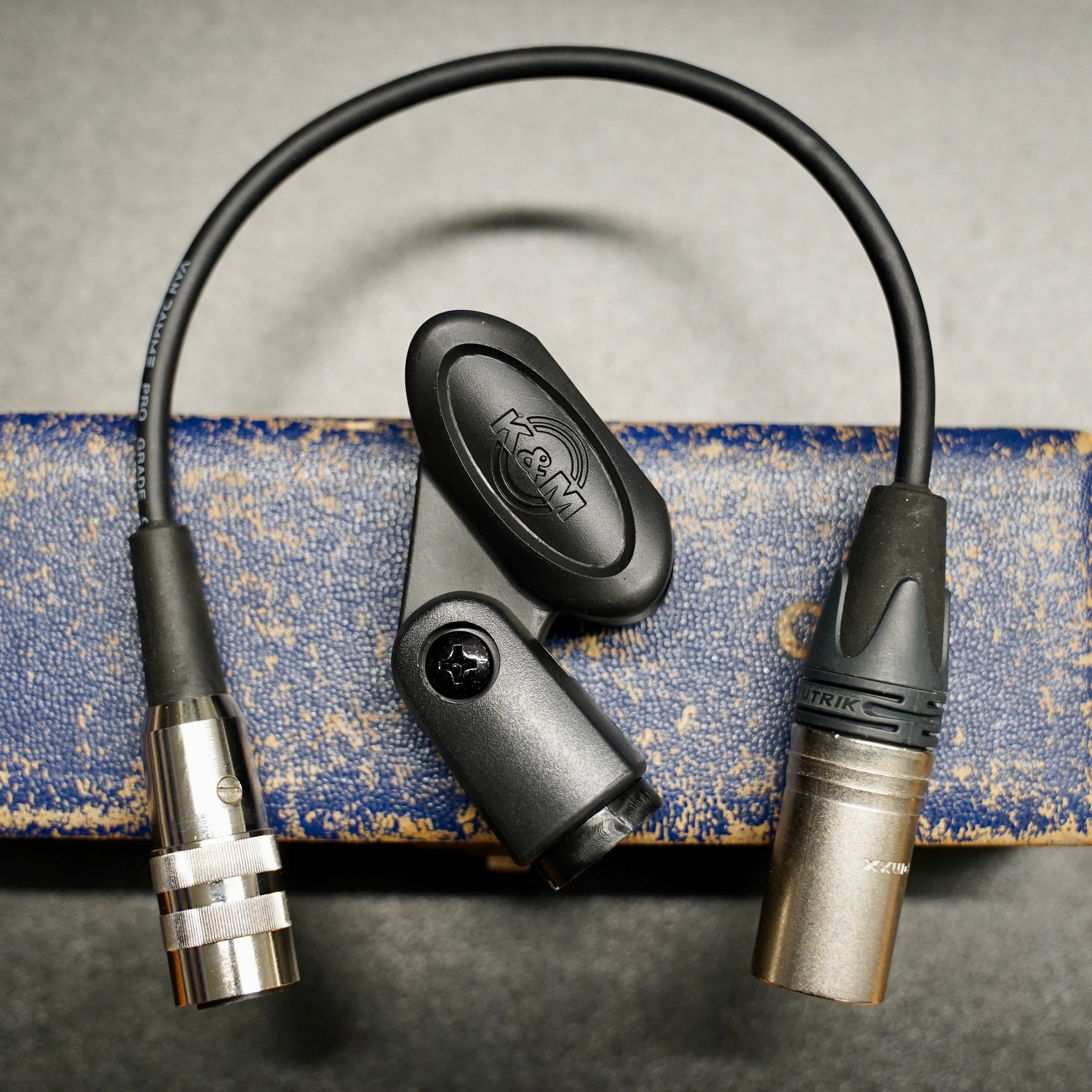 AKG D19 B200