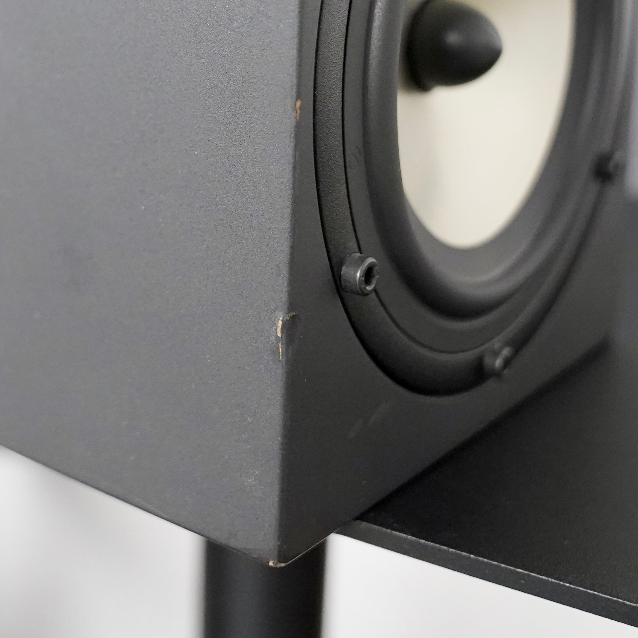 Amphion Two18 (Pair) w/ Amp500
