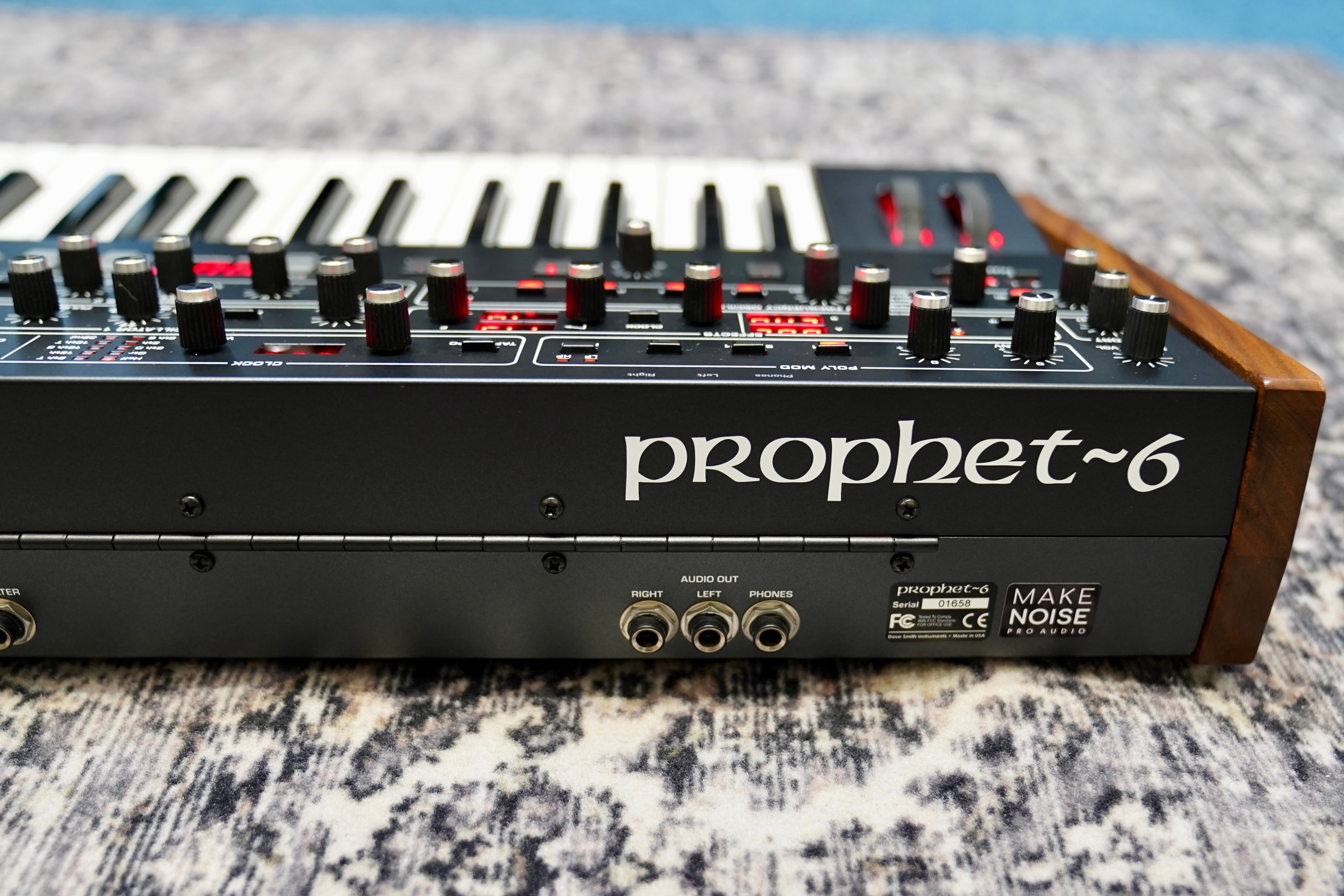 Dave Smith Instruments Sequential Prophet 6