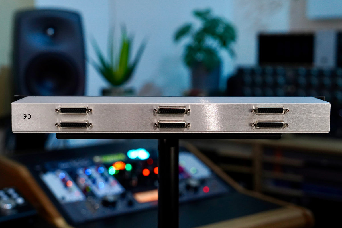 Unbranded DB25 to TRS Patchbay w/ Cables