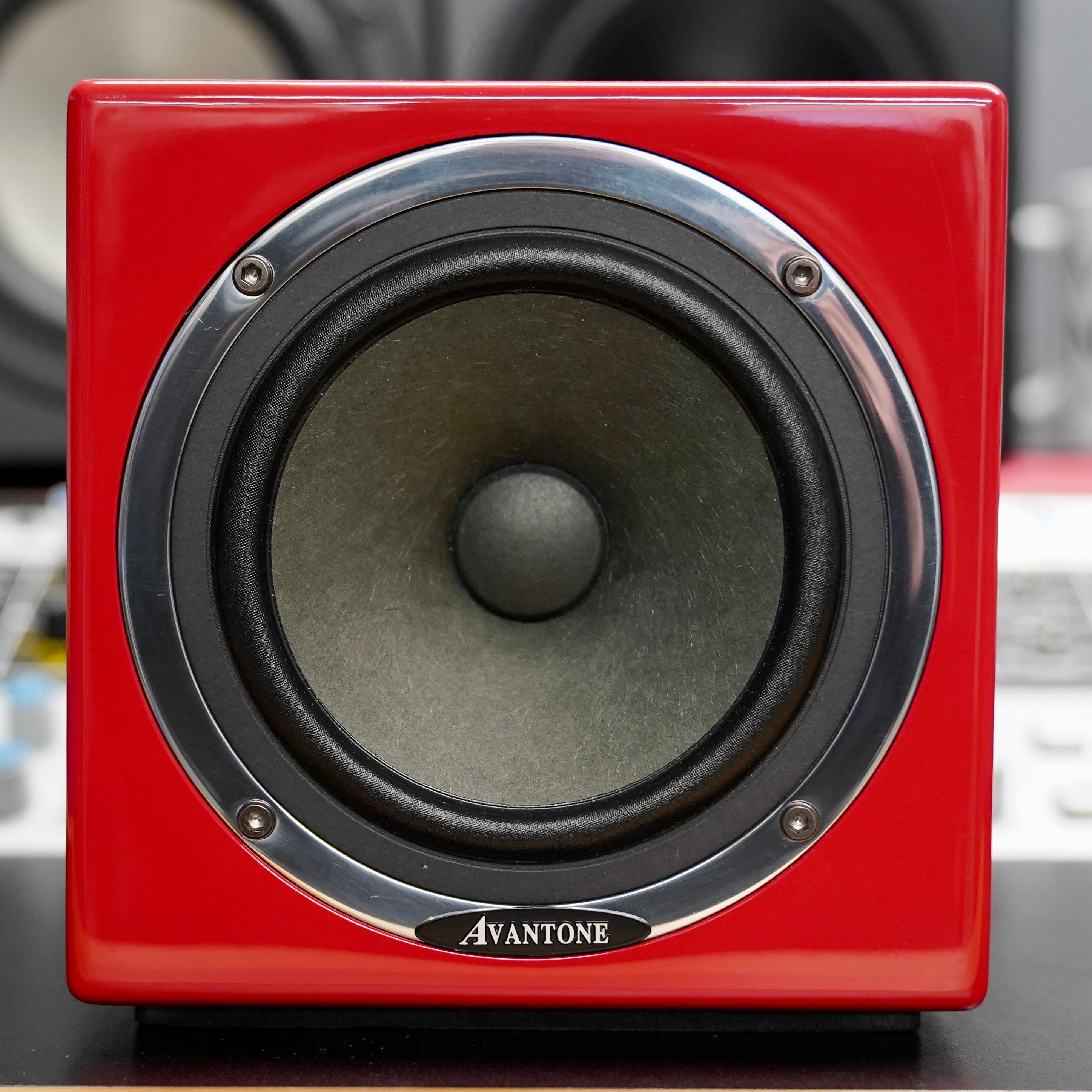 Avantone MixCube (Active)