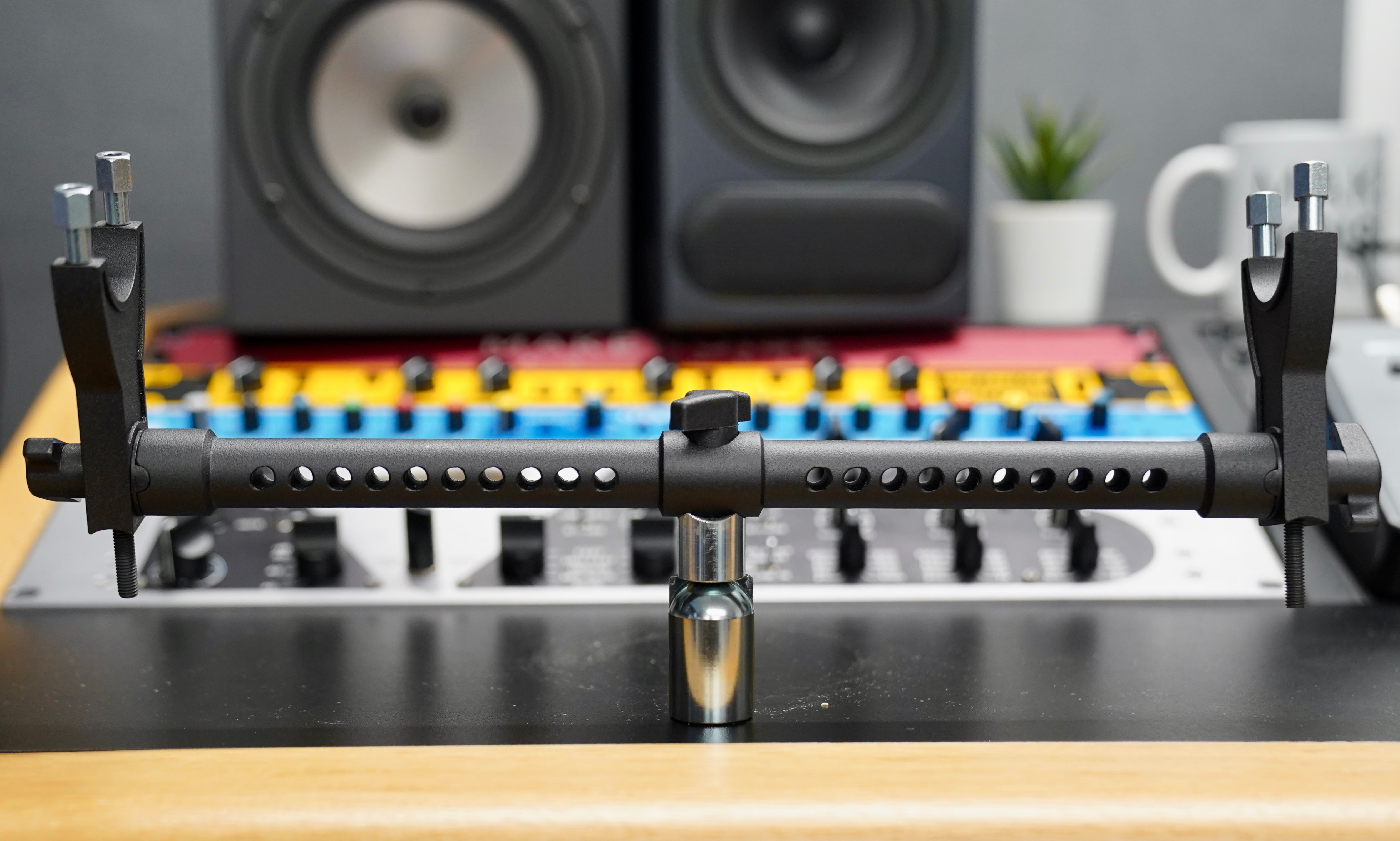 Coles 4038 Stereo Mount