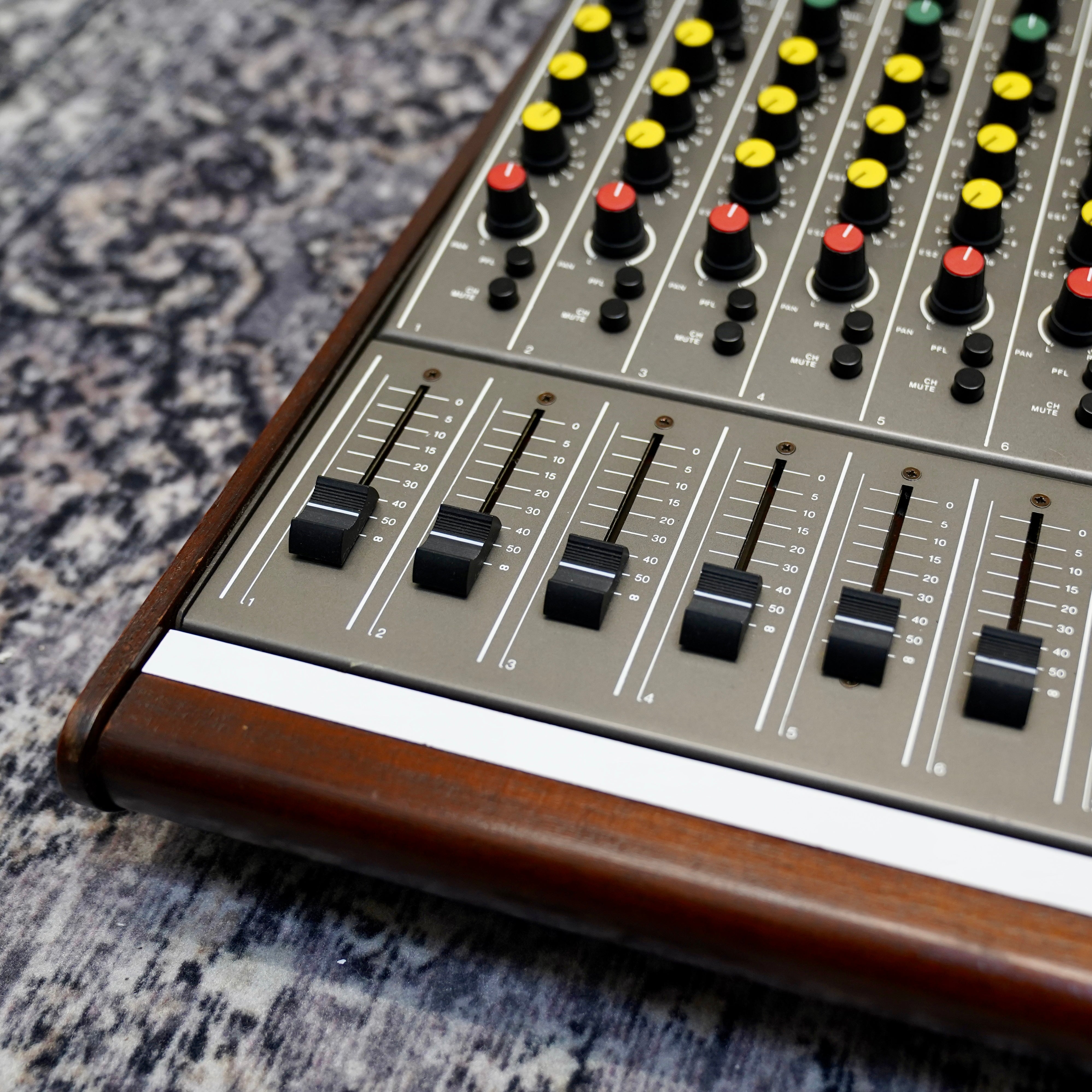 Alice 12.48 12-Channel Mixer