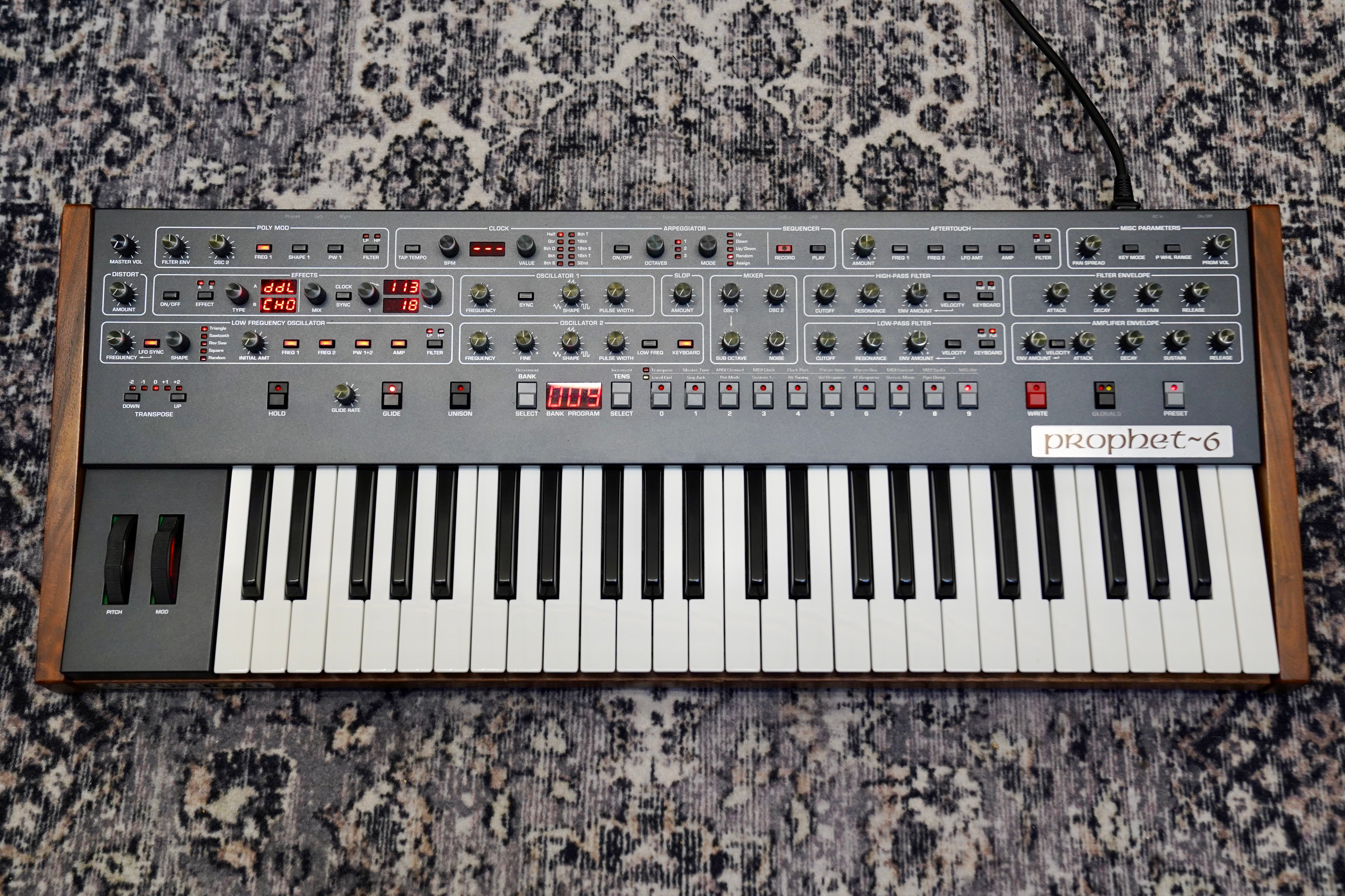Dave Smith Instruments Sequential Prophet 6