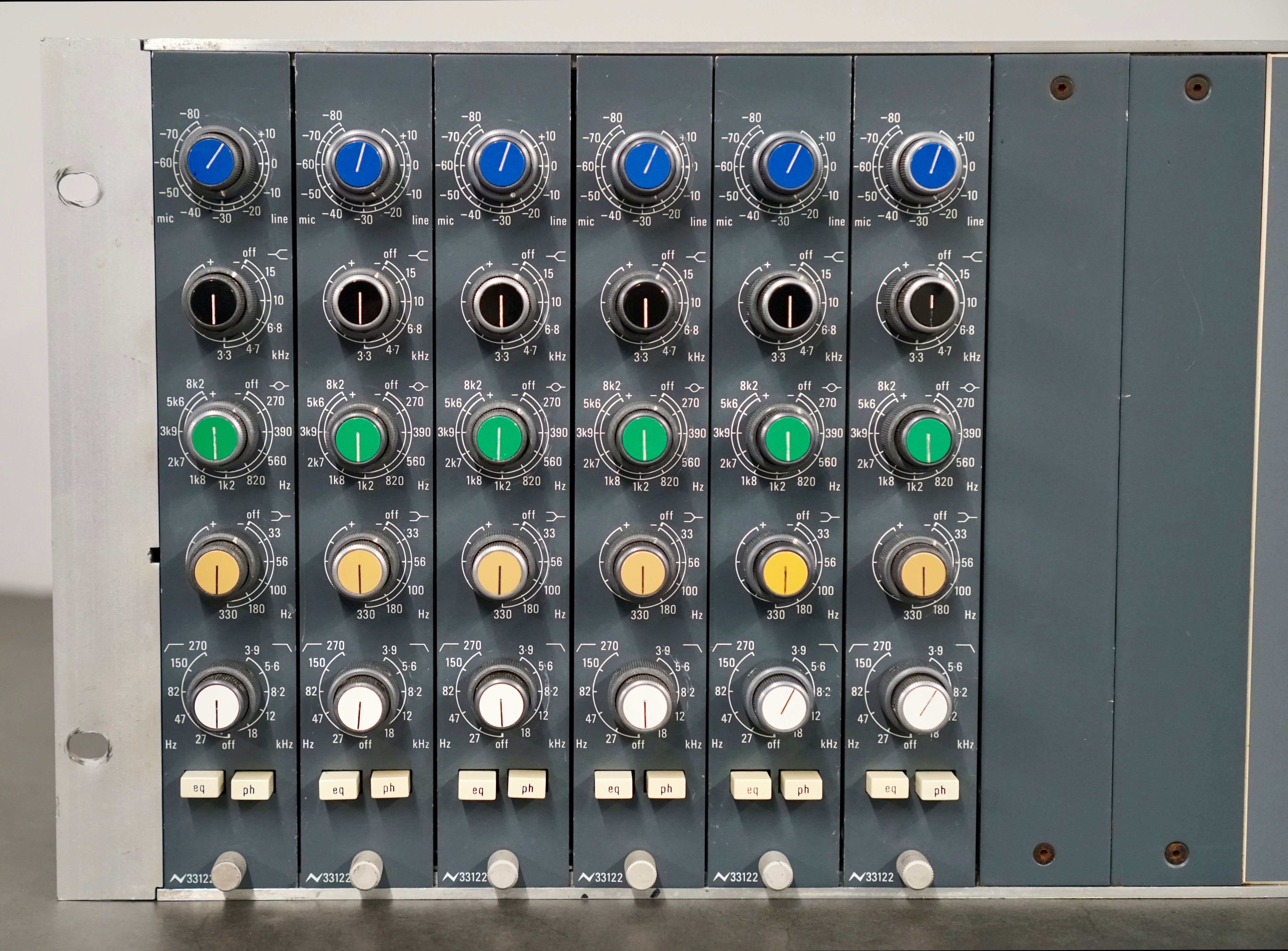 6x Neve 33122 (Racked)