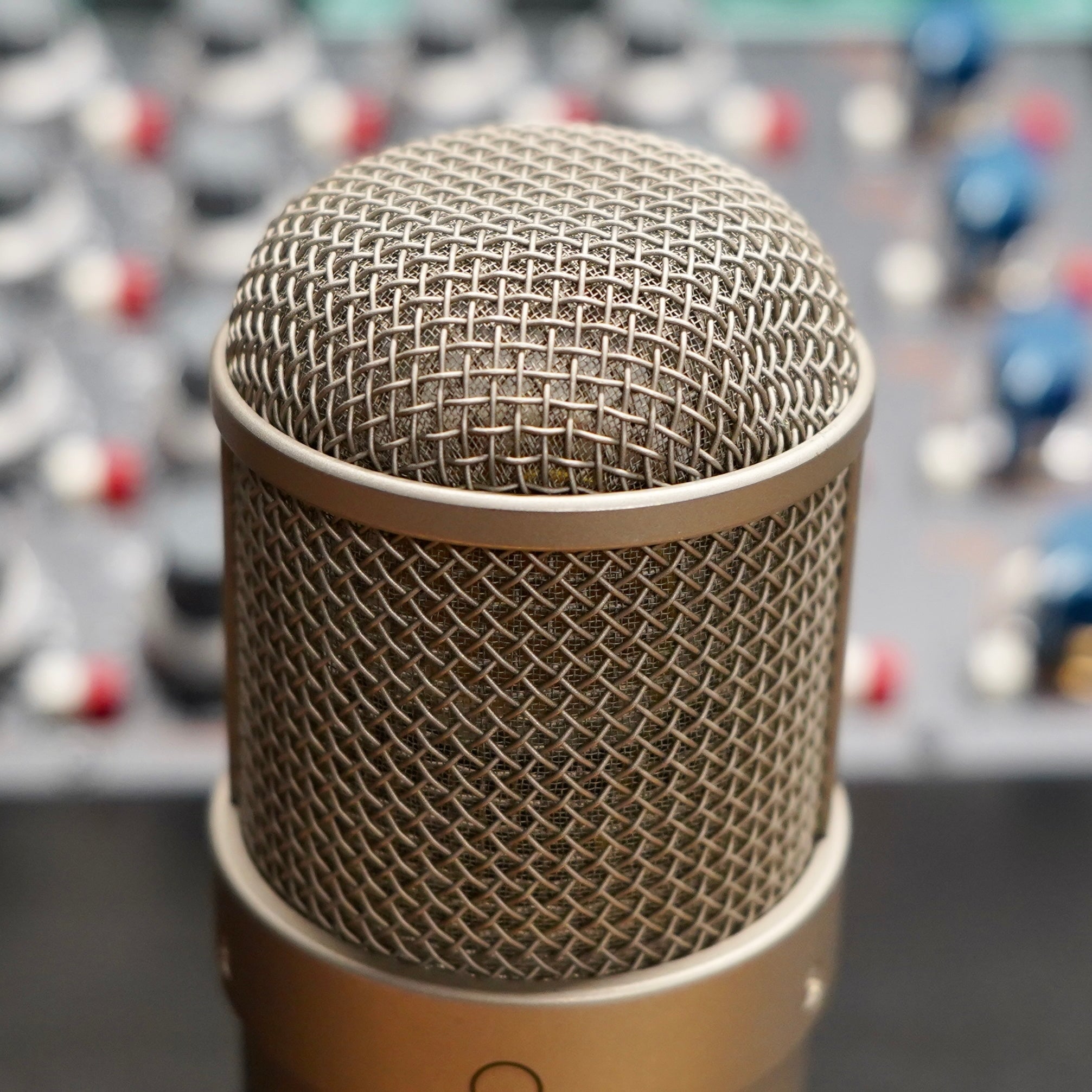 Neumann M147